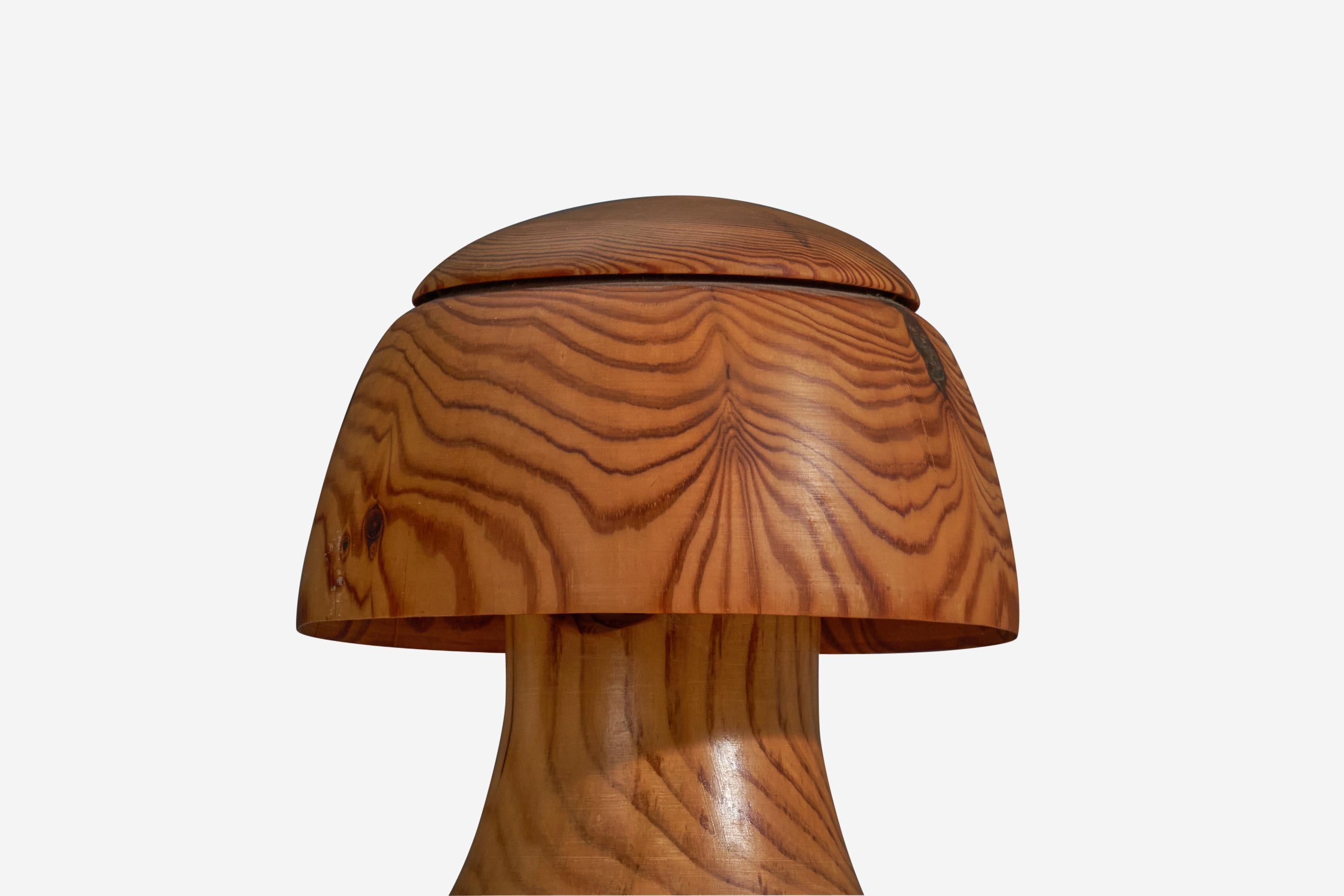 Swedish Designer, Table Lamp, Pine, Sweden, 1997 In Good Condition For Sale In High Point, NC