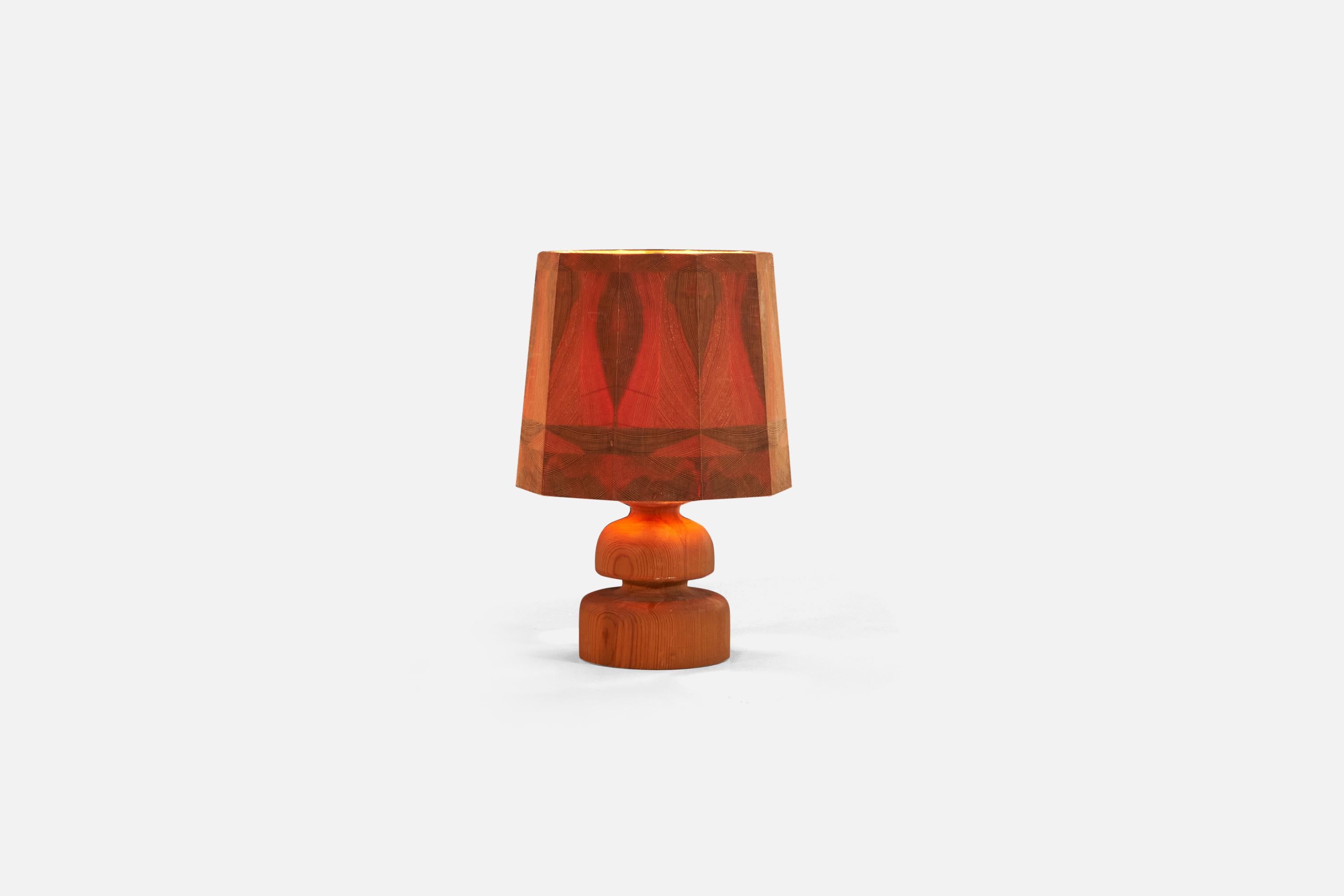 Swedish Designer, Table Lamp, Pine, Sweden, c. 1970s In Good Condition In High Point, NC