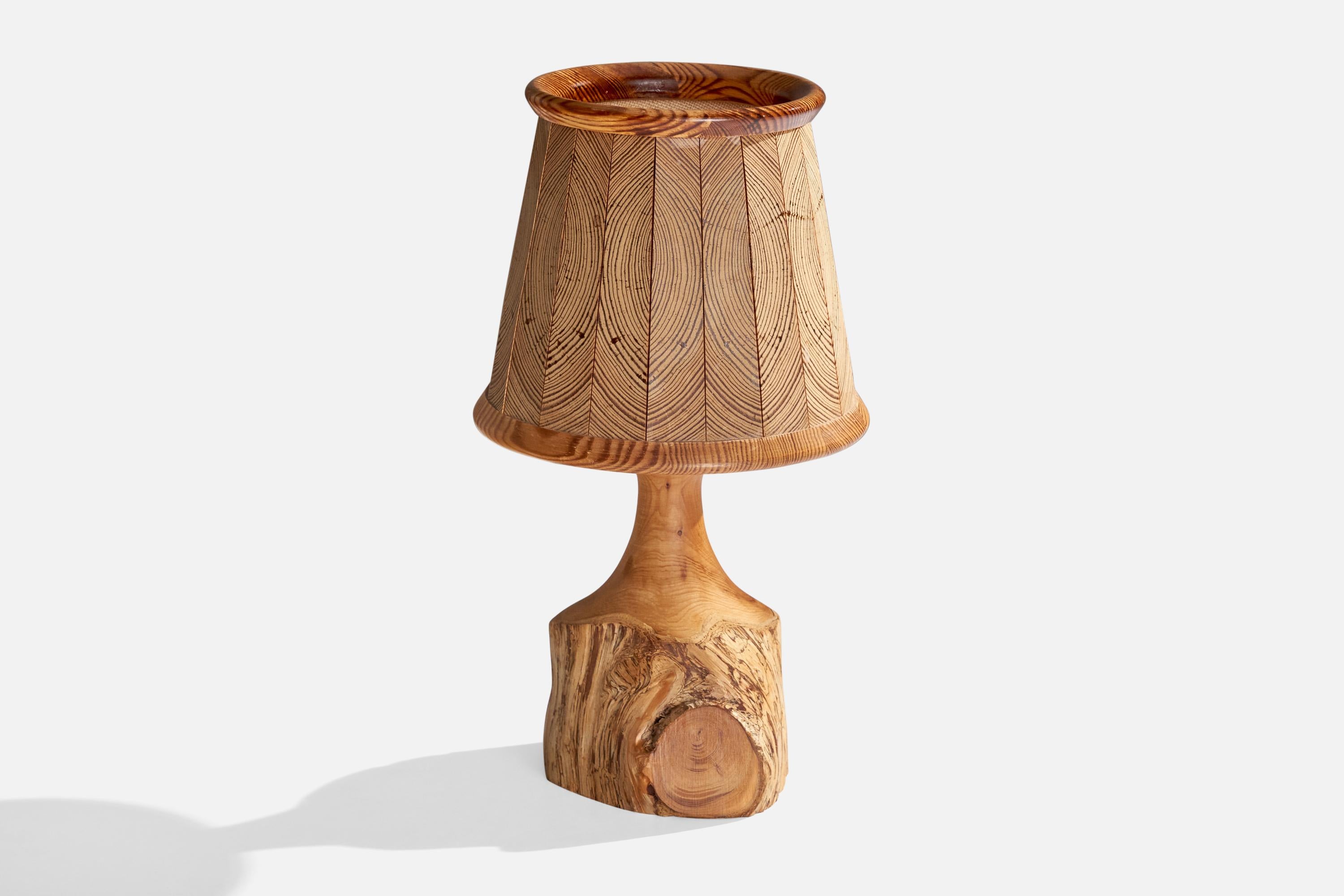Bois Designer suédois, lampe de bureau, pin, bois, Suède, 1970 en vente