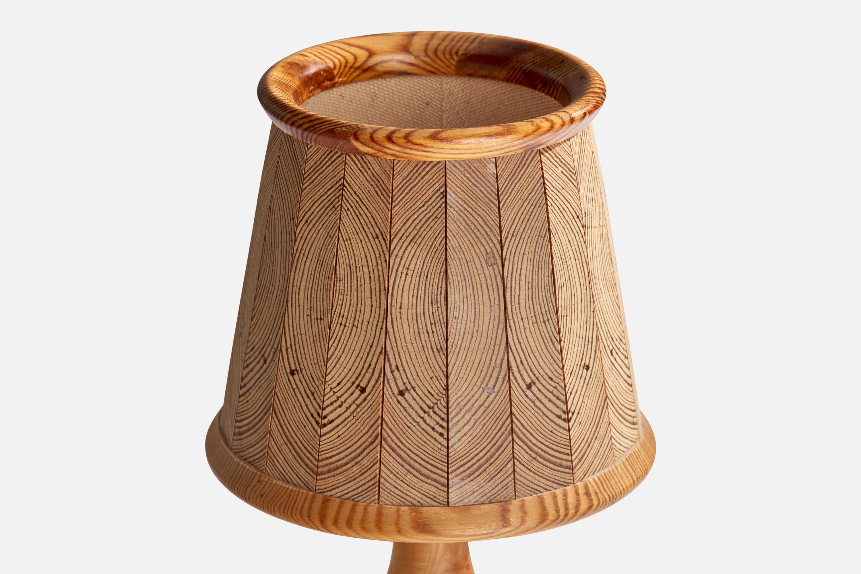 Designer suédois, lampe de bureau, pin, bois, Suède, 1970 en vente 2
