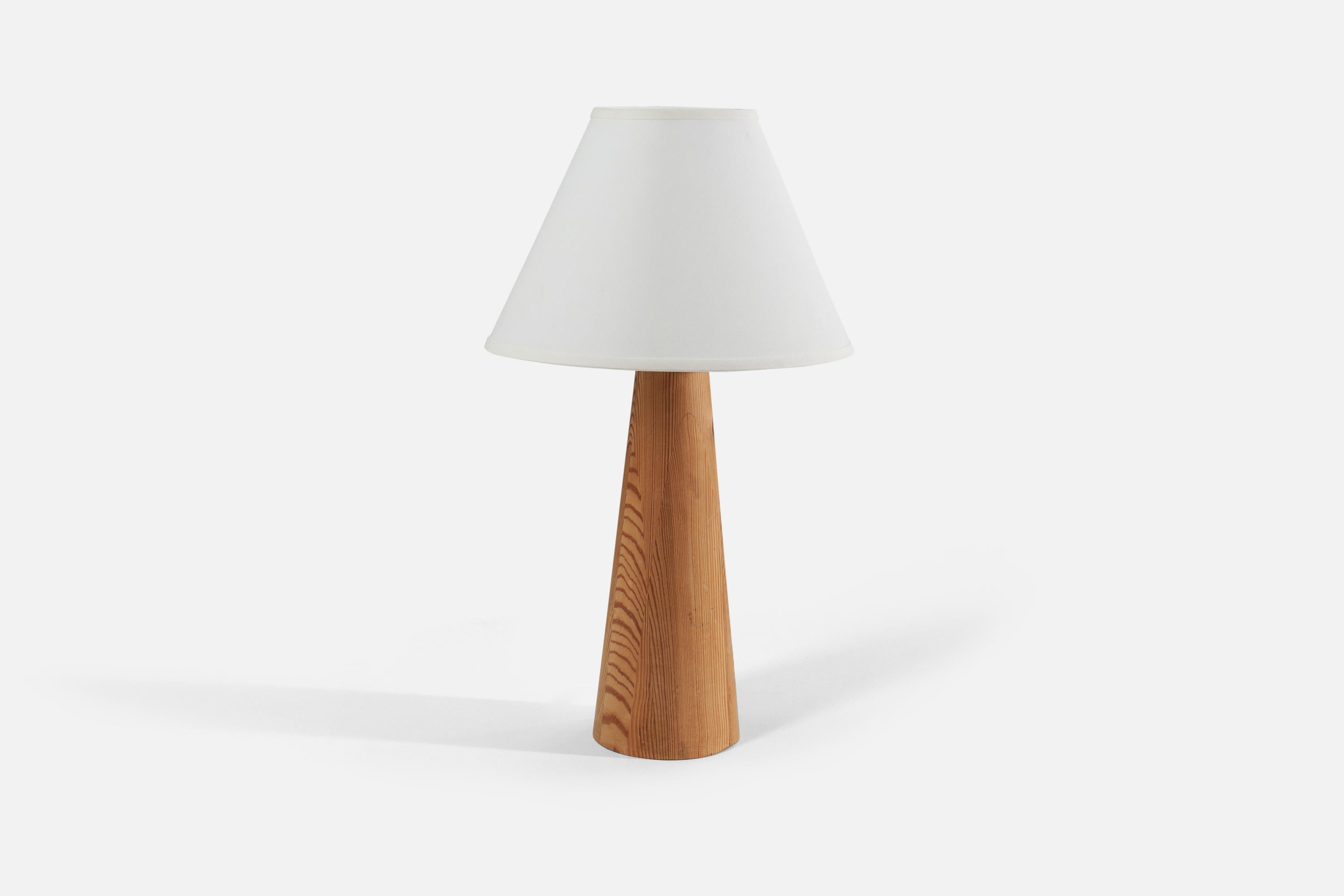 Swedish Designer, Table Lamp, Solid Pine, Sweden, 1960s In Good Condition For Sale In High Point, NC