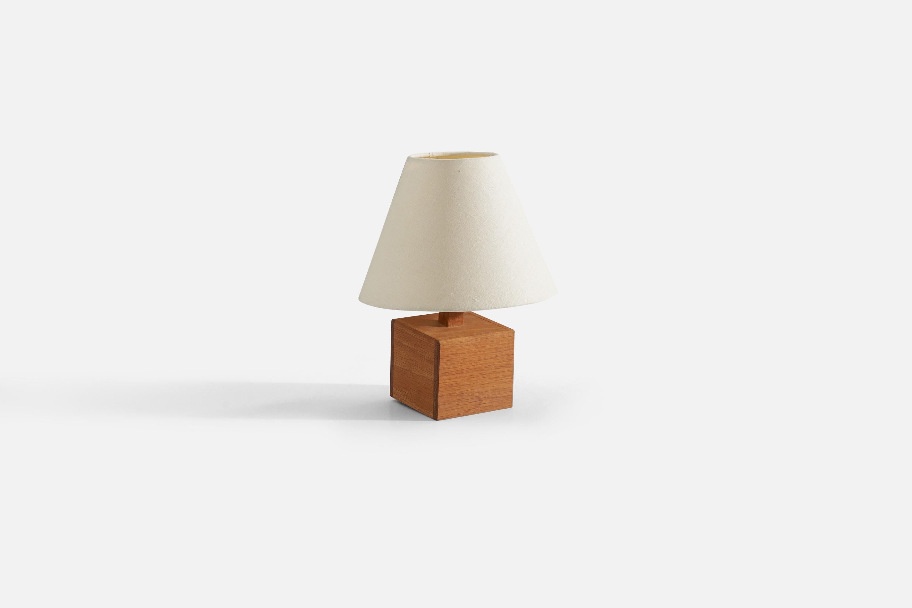 Swedish Designer, Table Lamp, Solid Teak, Sweden, 1950s In Good Condition For Sale In High Point, NC