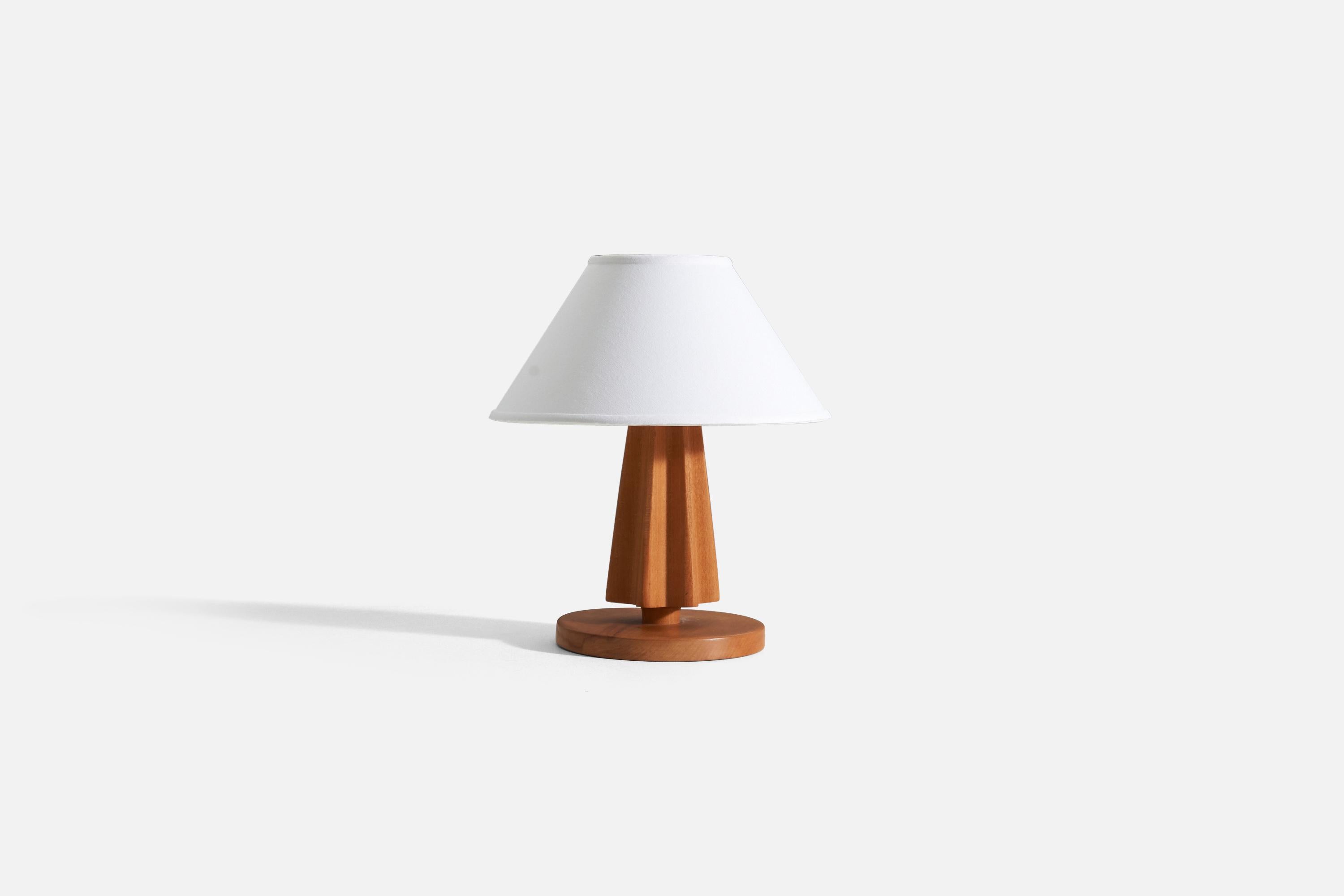 Mid-Century Modern Designer suédois, lampe de bureau, bois massif, Suède, vers les années 1960 en vente