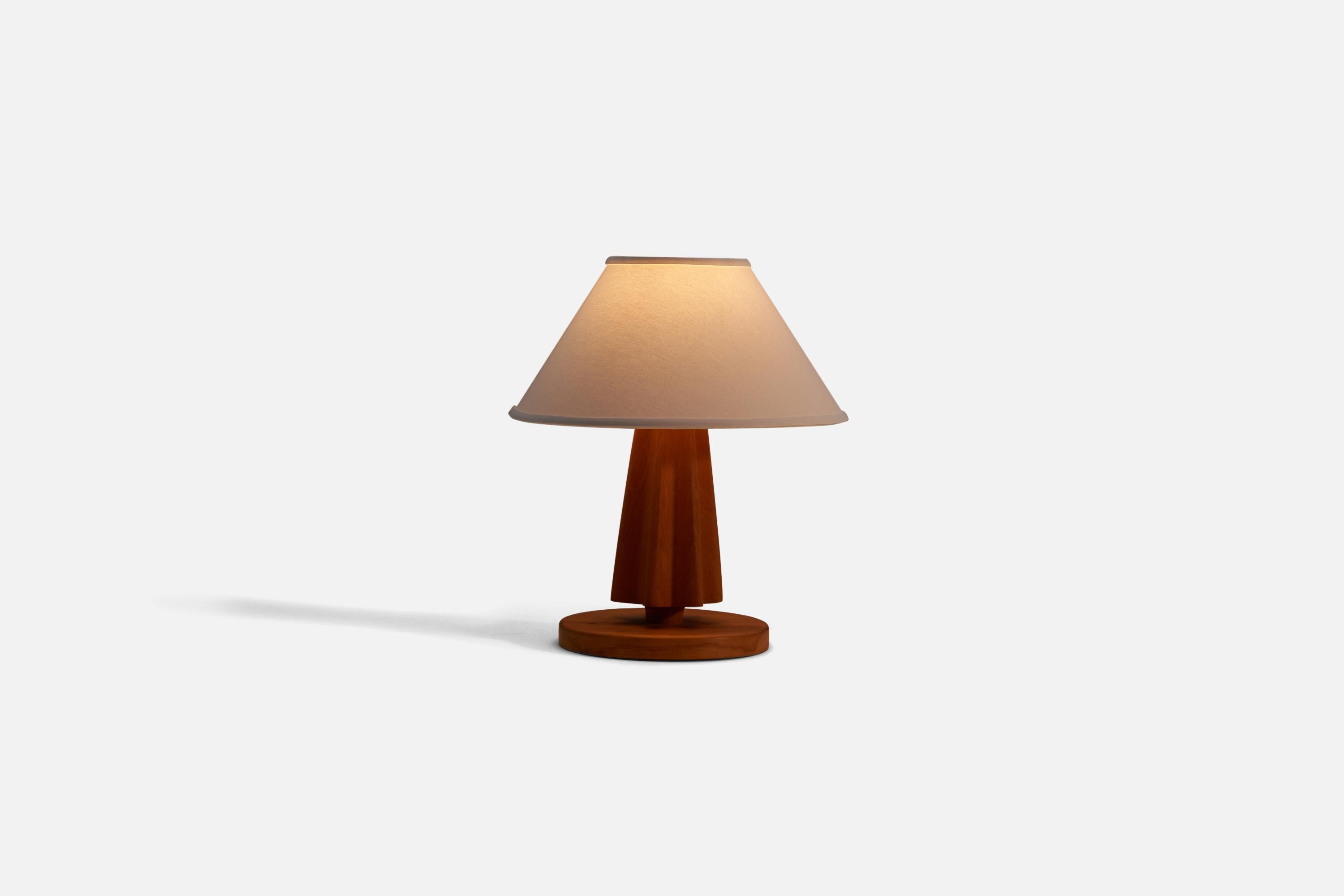 Swedish Designer, Table Lamp, Solid Wood, Sweden, c. 1960s In Good Condition For Sale In High Point, NC