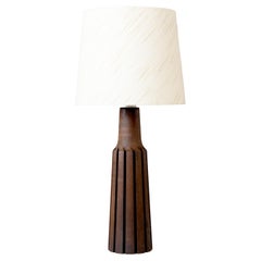 Diseñador sueco, lámpara de mesa, madera teñida, Suecia, años 60