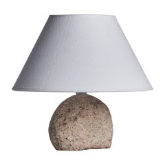 Diseñador sueco, lámpara de mesa, Stone, Suecia, años 70