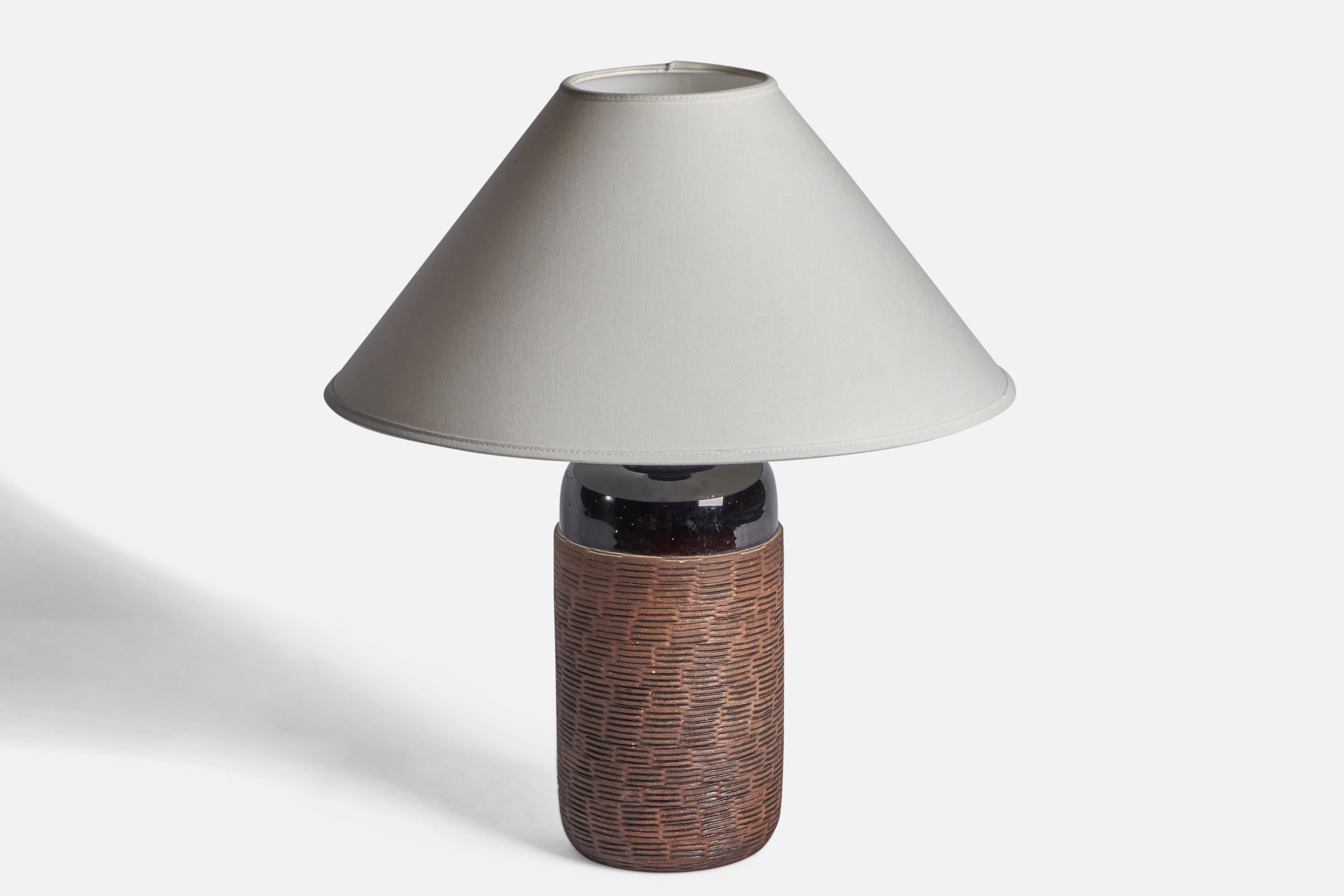 Schwedische Designerin, Tischlampe, Steingut, Schweden, 1960er Jahre (Moderne der Mitte des Jahrhunderts) im Angebot