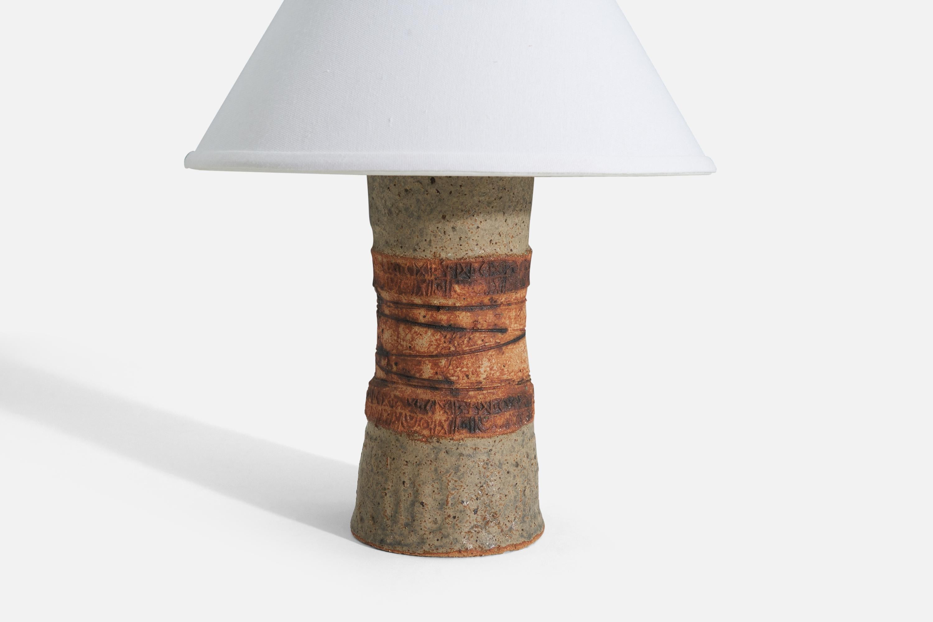 Swedish Designer, Table Lamp, Stoneware, Sweden, 1960s In Good Condition For Sale In High Point, NC