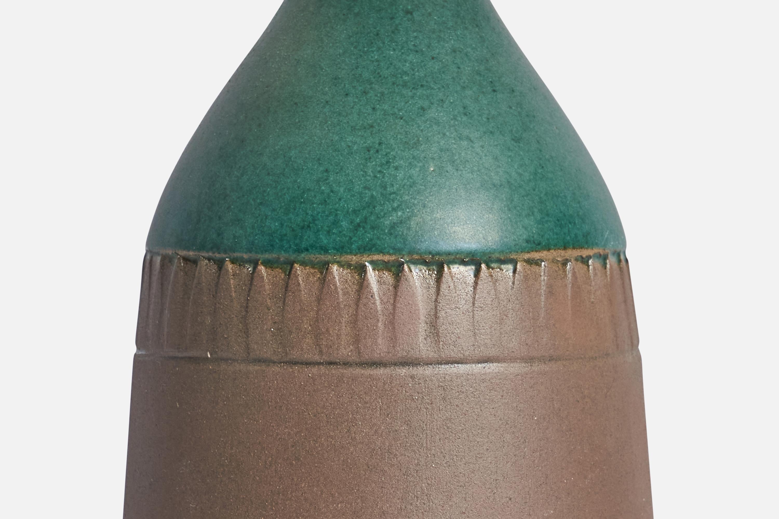 Designer suédois, lampe de bureau, grès, Suède, années 1960 Bon état - En vente à High Point, NC