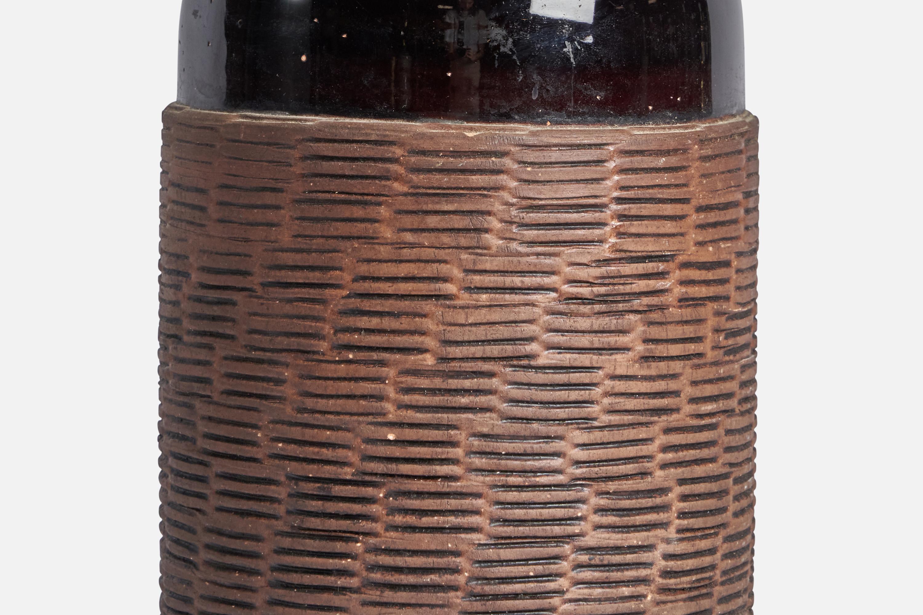 Schwedische Designerin, Tischlampe, Steingut, Schweden, 1960er Jahre (Mitte des 20. Jahrhunderts)
