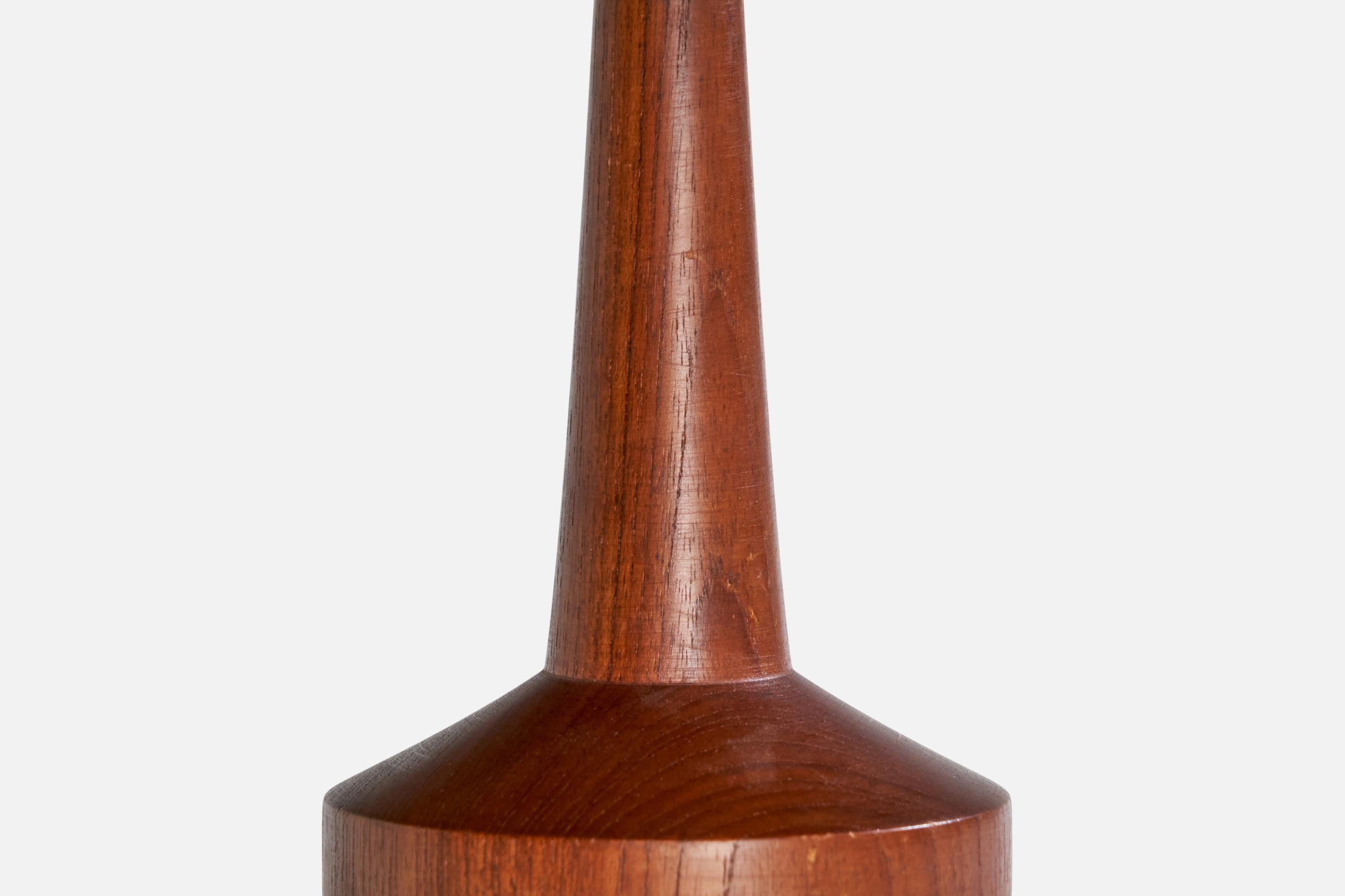 Designer suédois, lampe de table, teck, céramique, Suède, années 1950 Bon état - En vente à High Point, NC