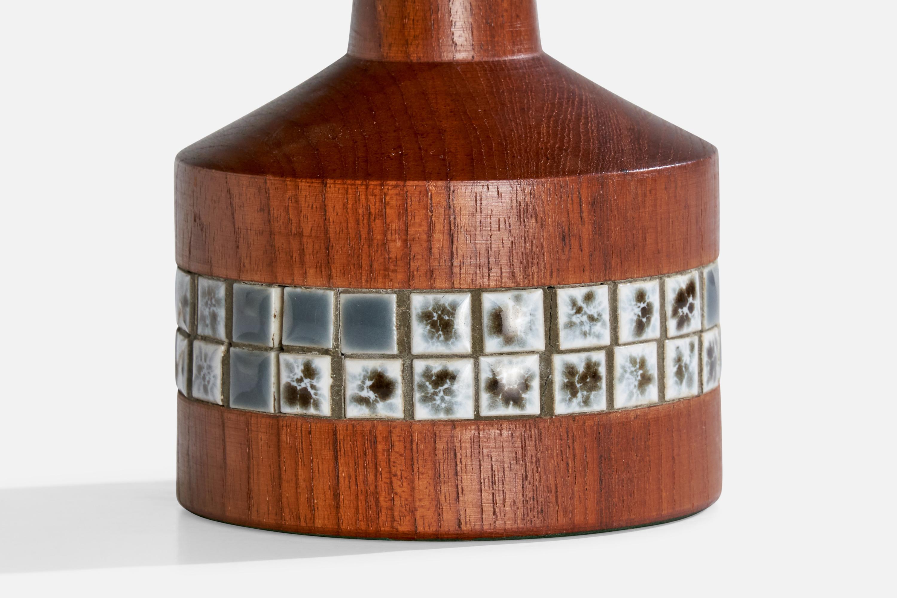 Céramique Designer suédois, lampe de table, teck, céramique, Suède, années 1950 en vente