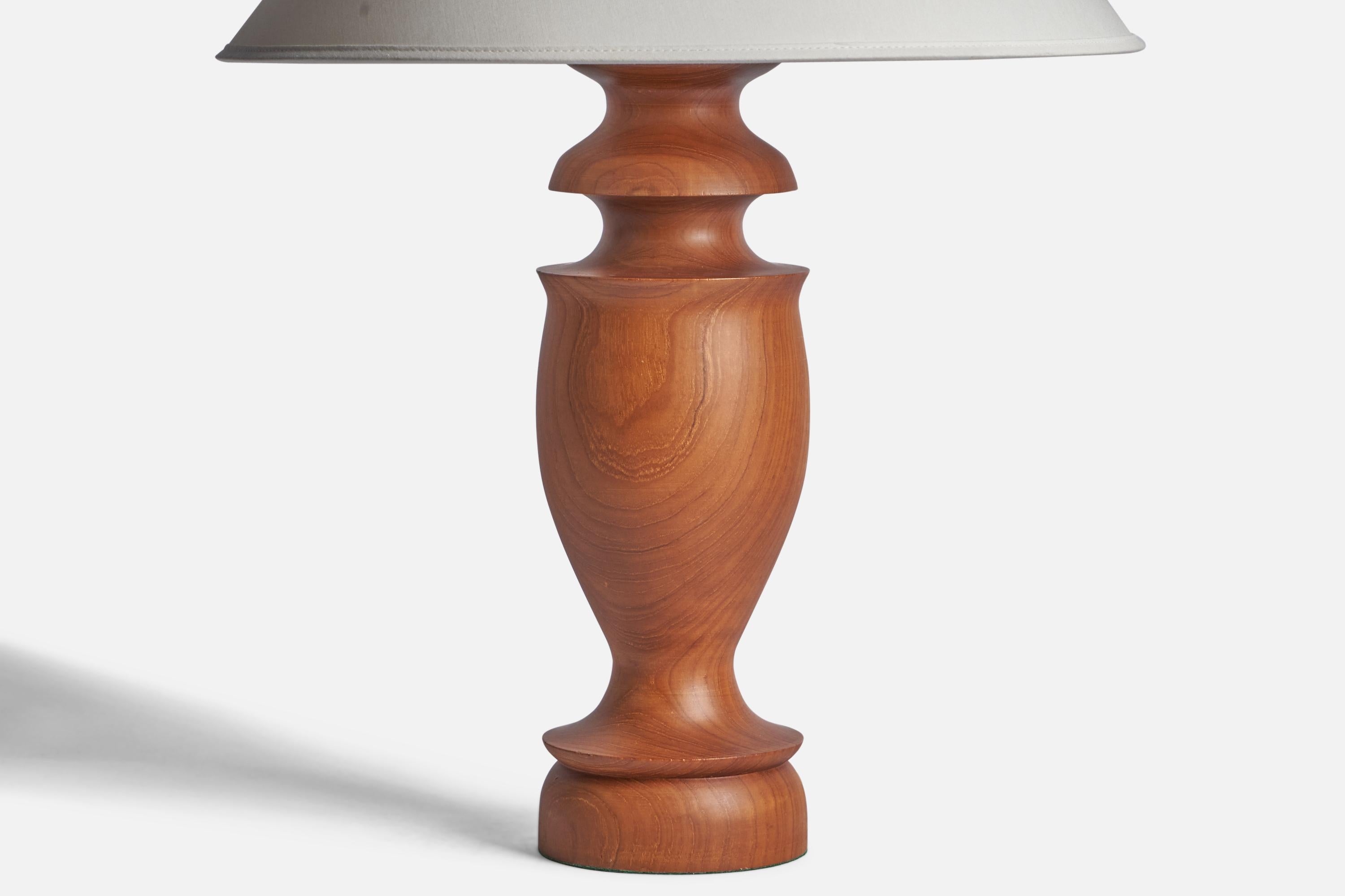 Swedish Designer, Table Lamp, Teak, Sweden, 1950s In Good Condition For Sale In High Point, NC