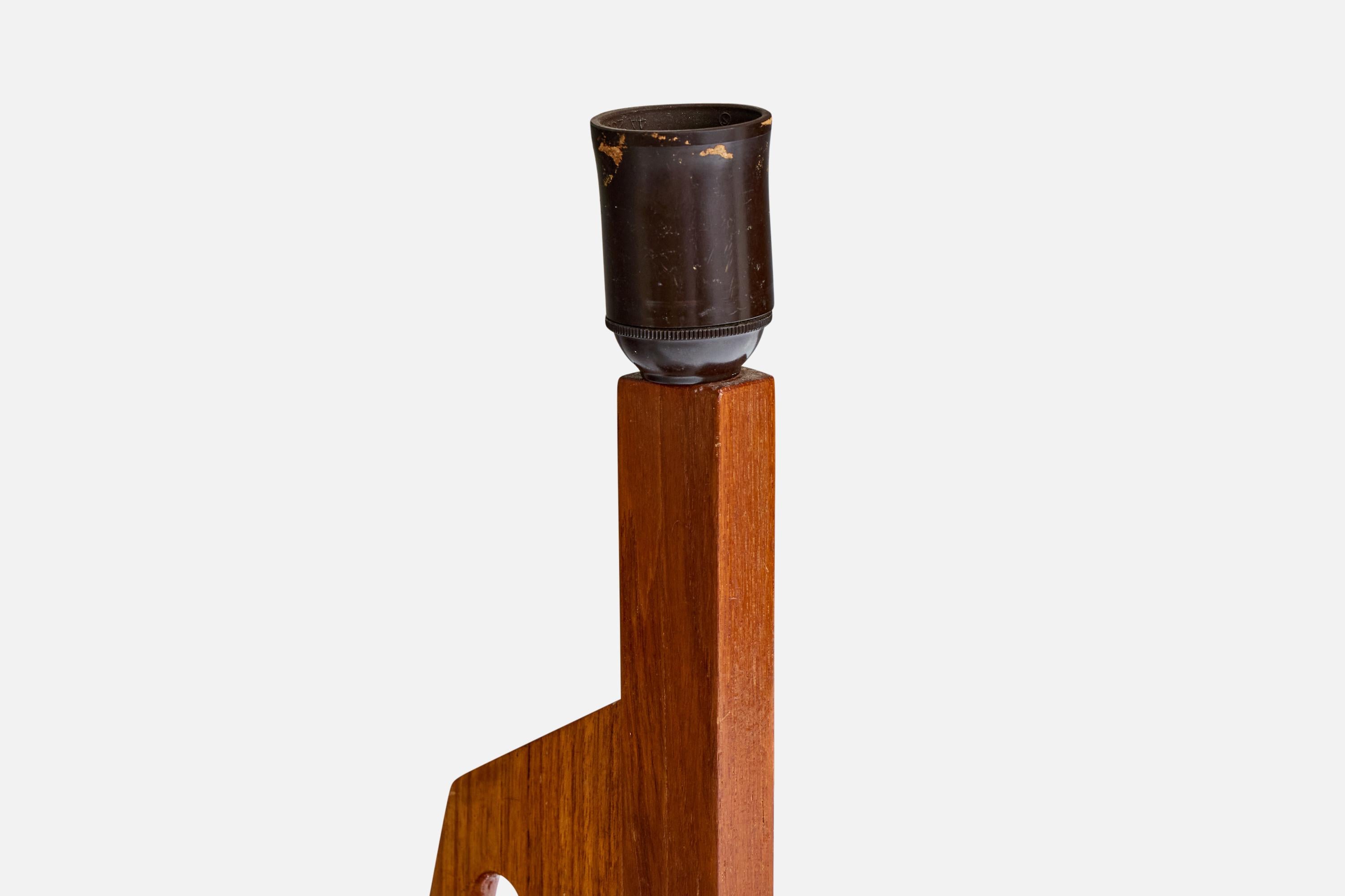 Diseñador sueco, Lámpara de mesa, Teca, Suecia, años 1950 en Bueno estado para la venta en High Point, NC