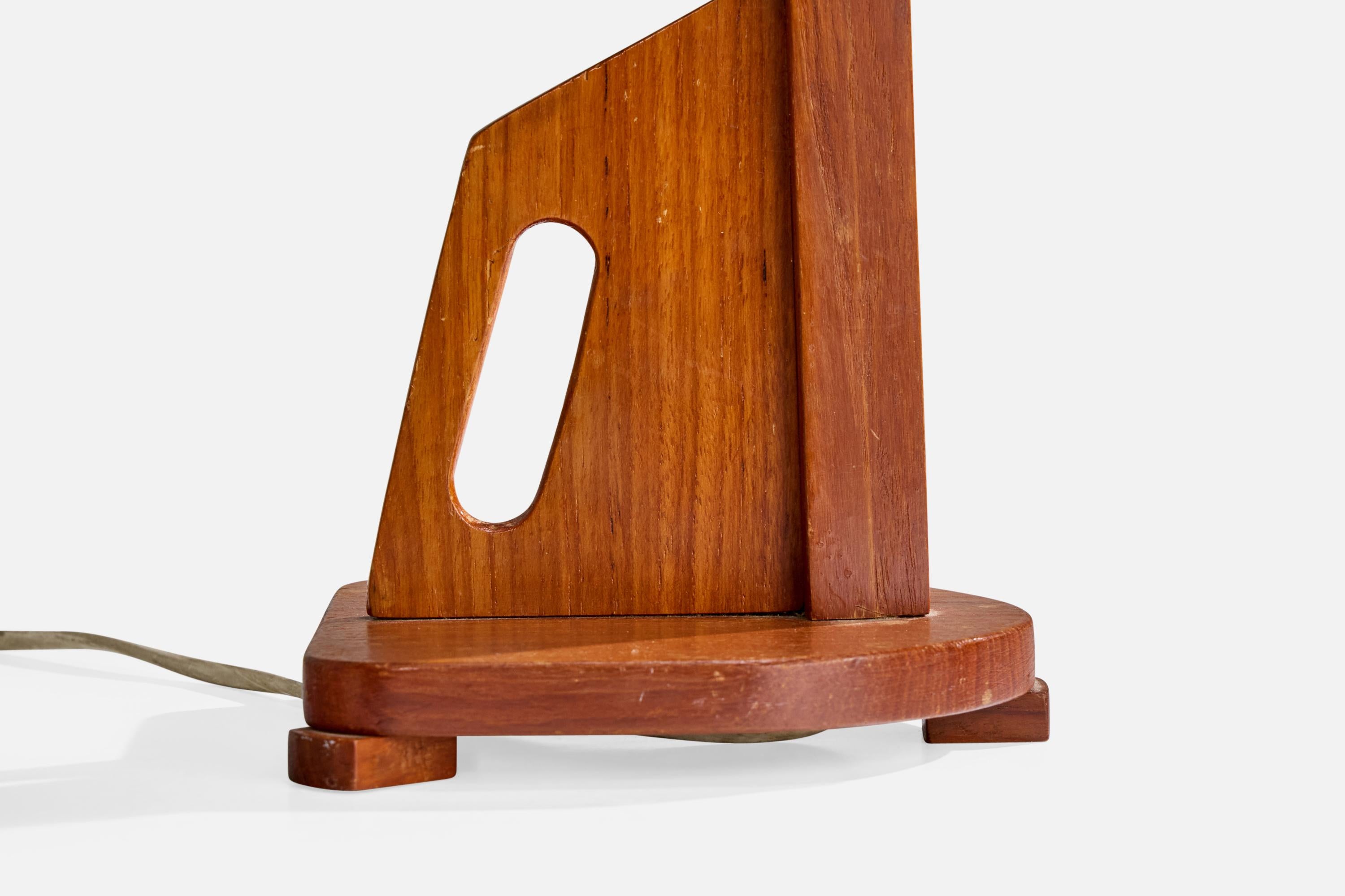 Diseñador sueco, Lámpara de mesa, Teca, Suecia, años 1950 mediados del siglo XX en venta