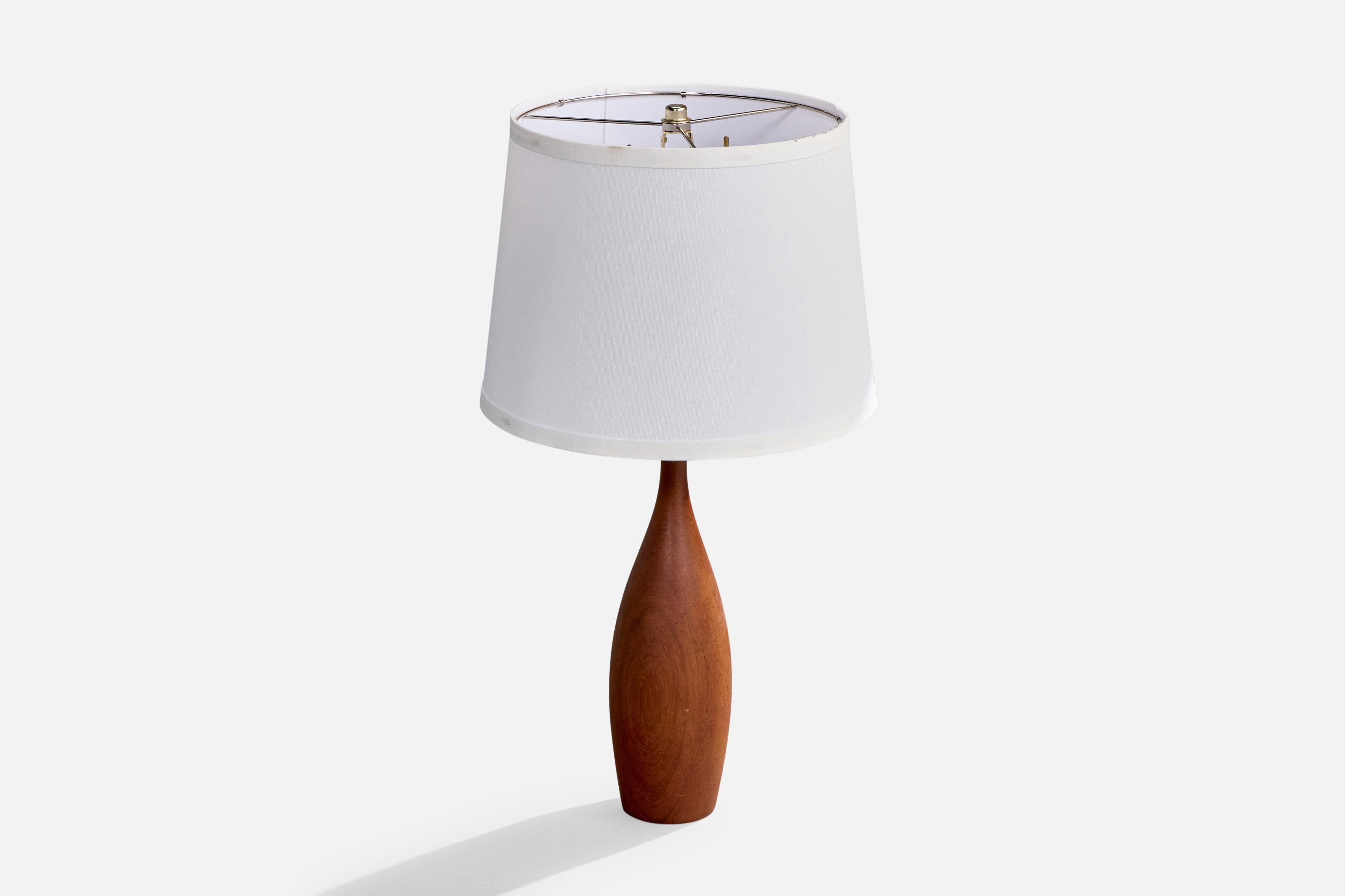 Schwedische Designerin, Tischlampe, Teakholz, Schweden, 1960er Jahre (Moderne der Mitte des Jahrhunderts) im Angebot