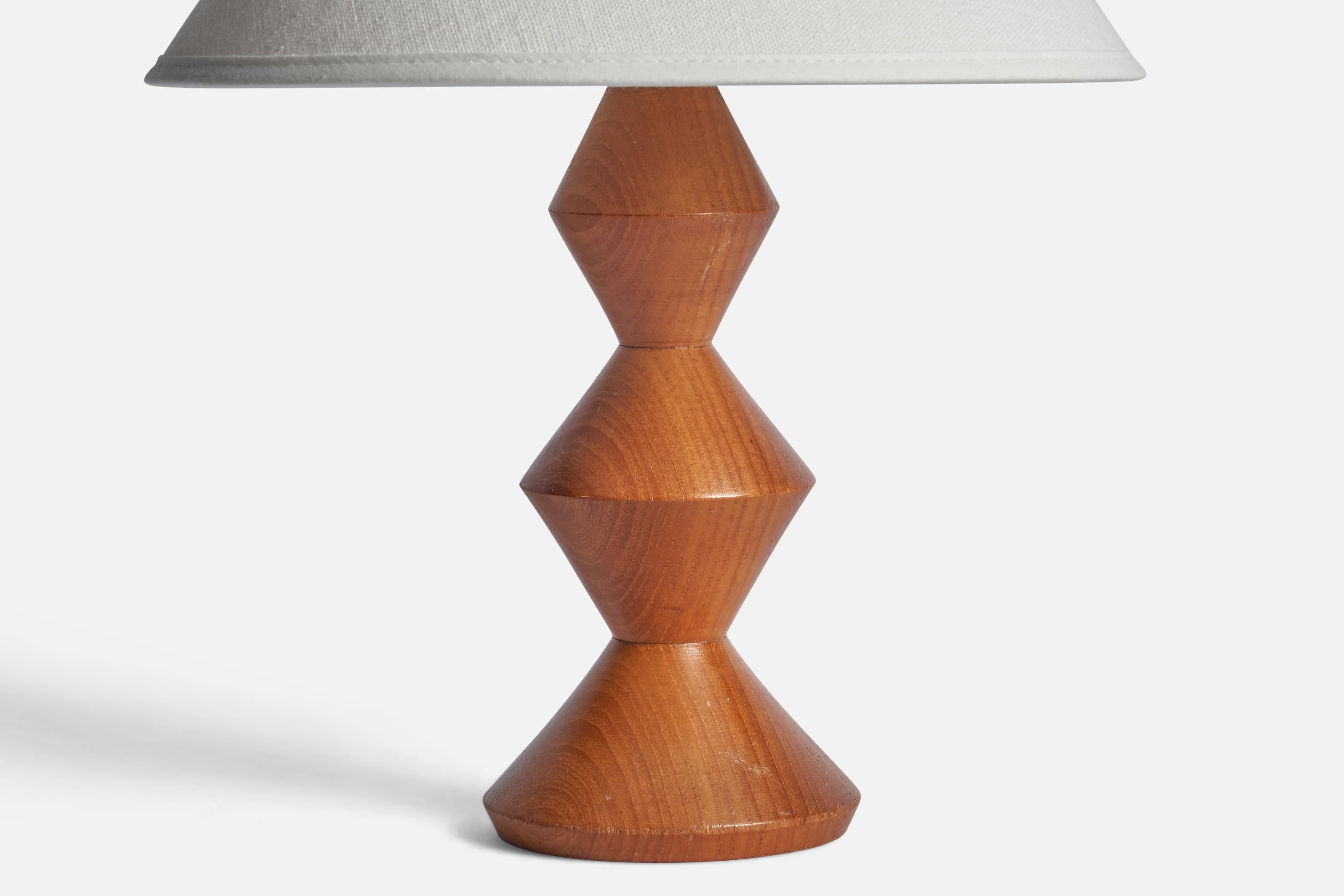 Swedish Designer, Table Lamp, Teak, Sweden, 1960s In Good Condition For Sale In High Point, NC