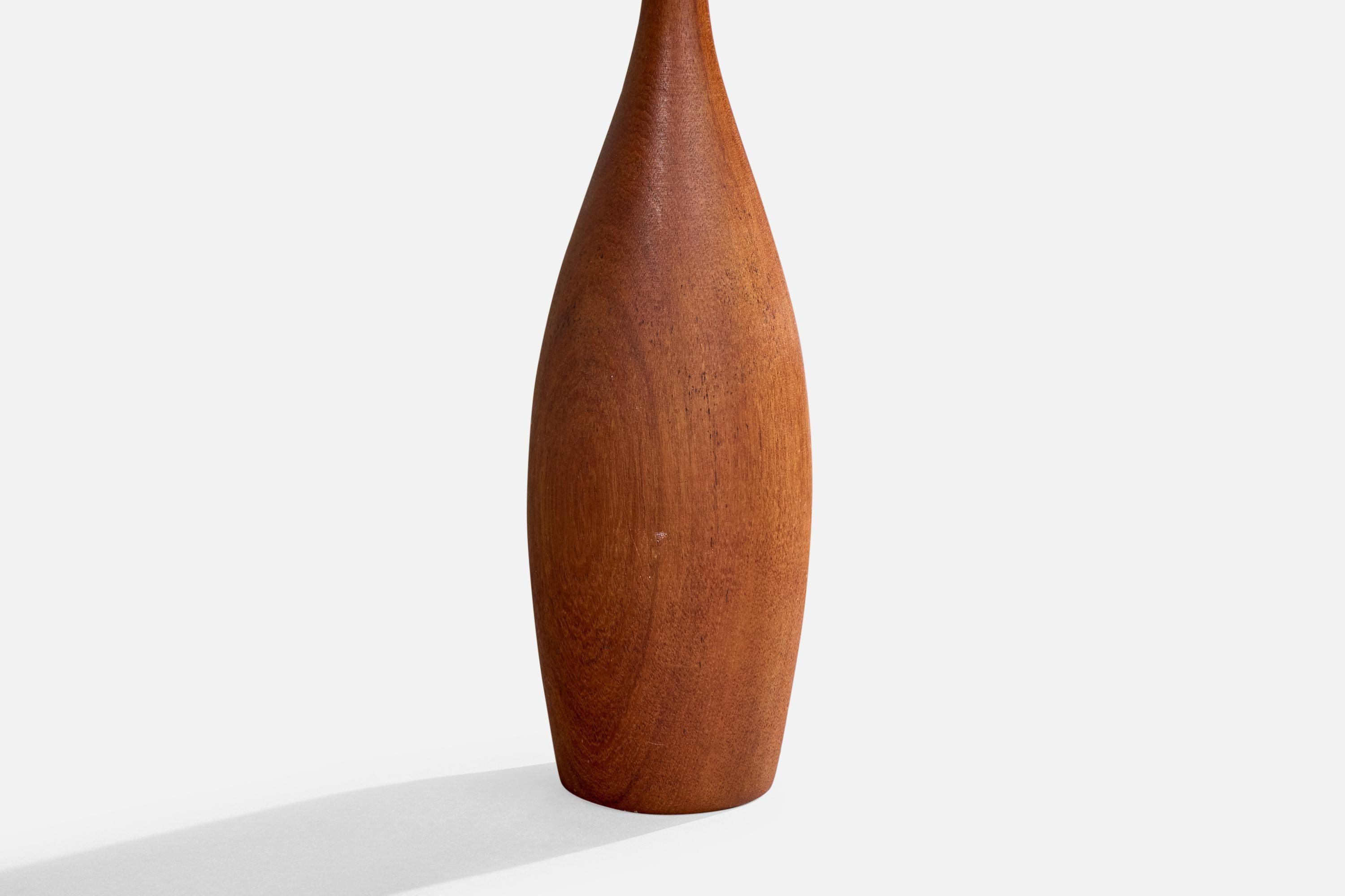 Schwedische Designerin, Tischlampe, Teakholz, Schweden, 1960er Jahre (Mitte des 20. Jahrhunderts) im Angebot