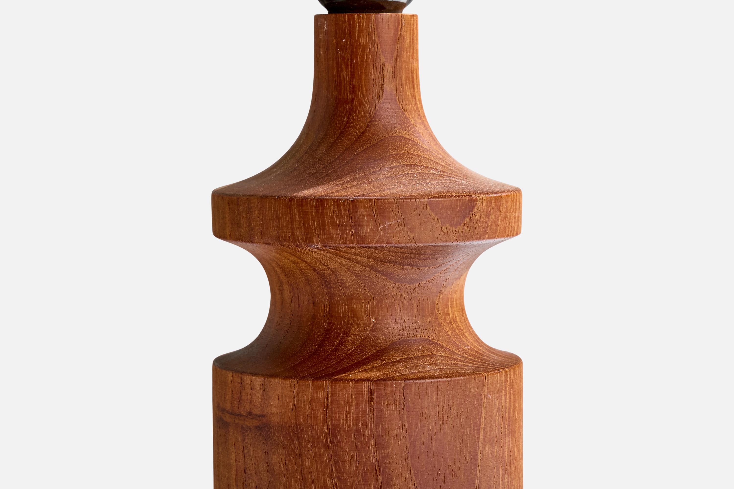 Designer suédois, lampe de bureau, teck, Suède, années 1960 Bon état - En vente à High Point, NC