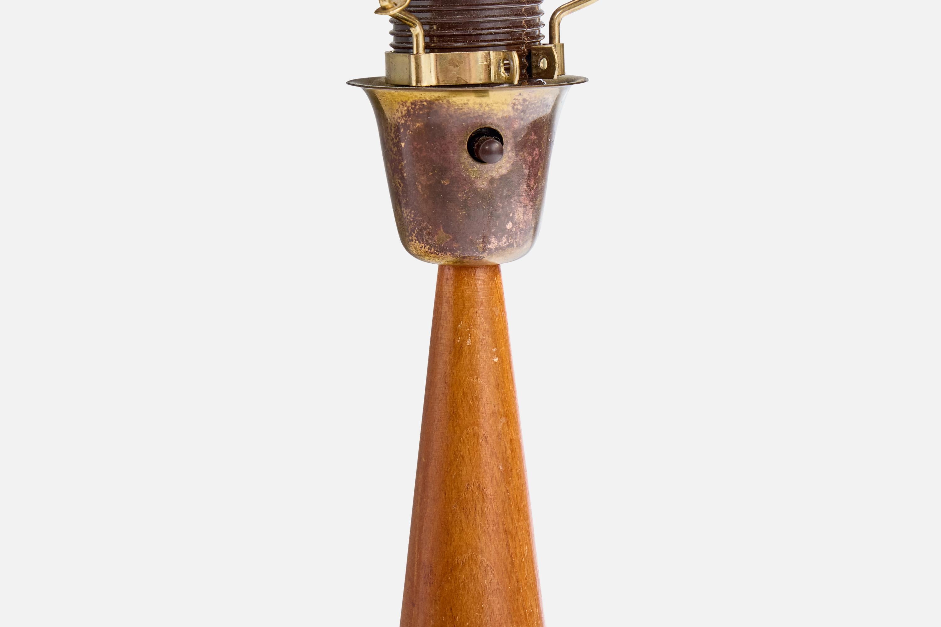 Schwedischer Designer, Tischlampe, Holz, Messing, Stoff, Schweden, 1950er Jahre (Mitte des 20. Jahrhunderts) im Angebot