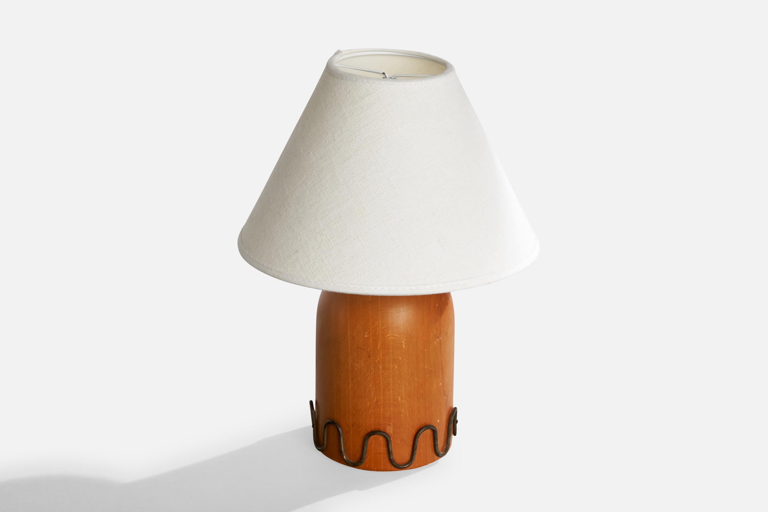 Scandinave moderne Designer suédois, lampe de bureau, bois, laiton, Suède, années 1940 en vente