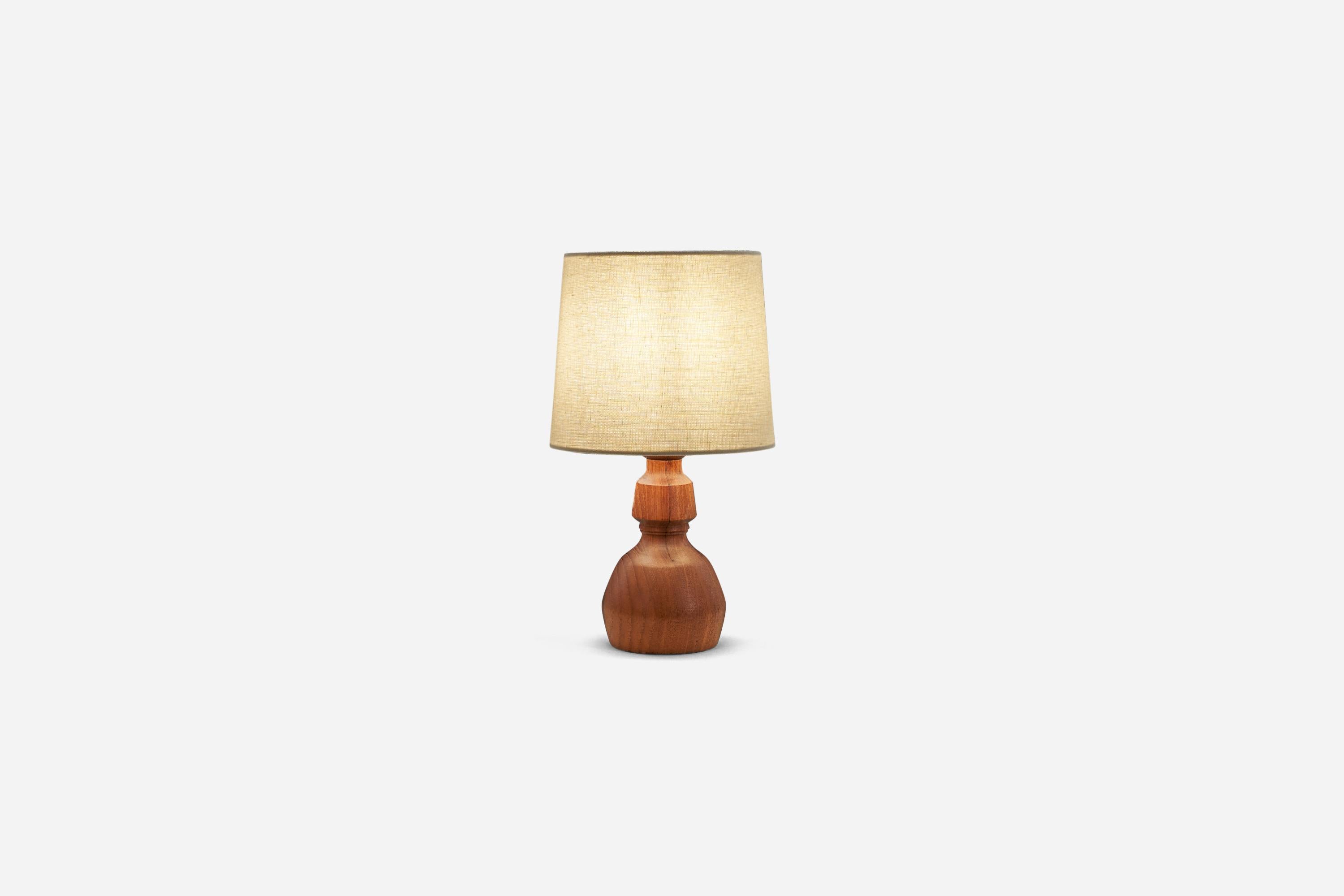 Swedish Designer, Table Lamp, Wood, Sweden, 1970s In Good Condition For Sale In High Point, NC