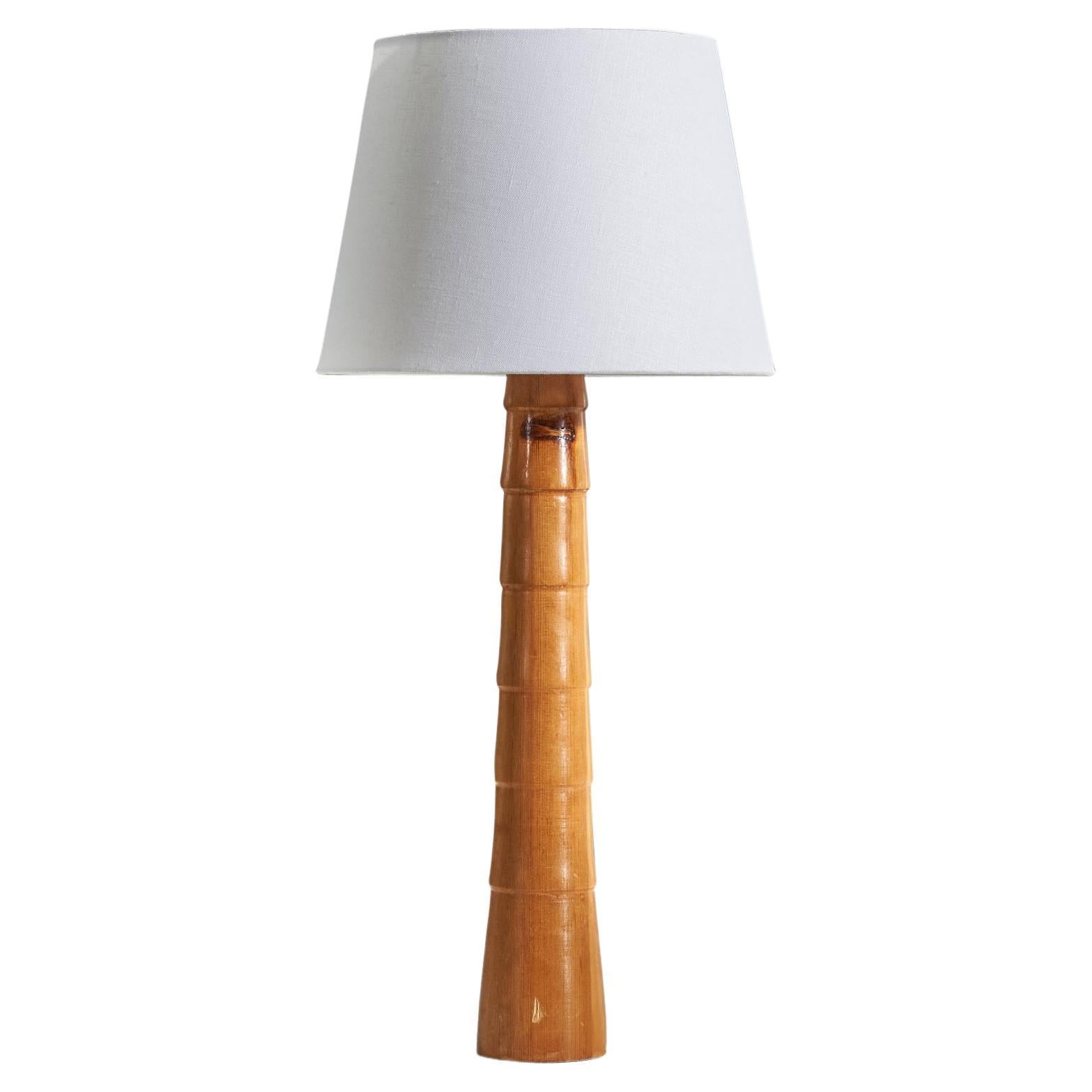 Designer suédois, lampe de bureau, bois, Suède, vers les années 1960 en vente