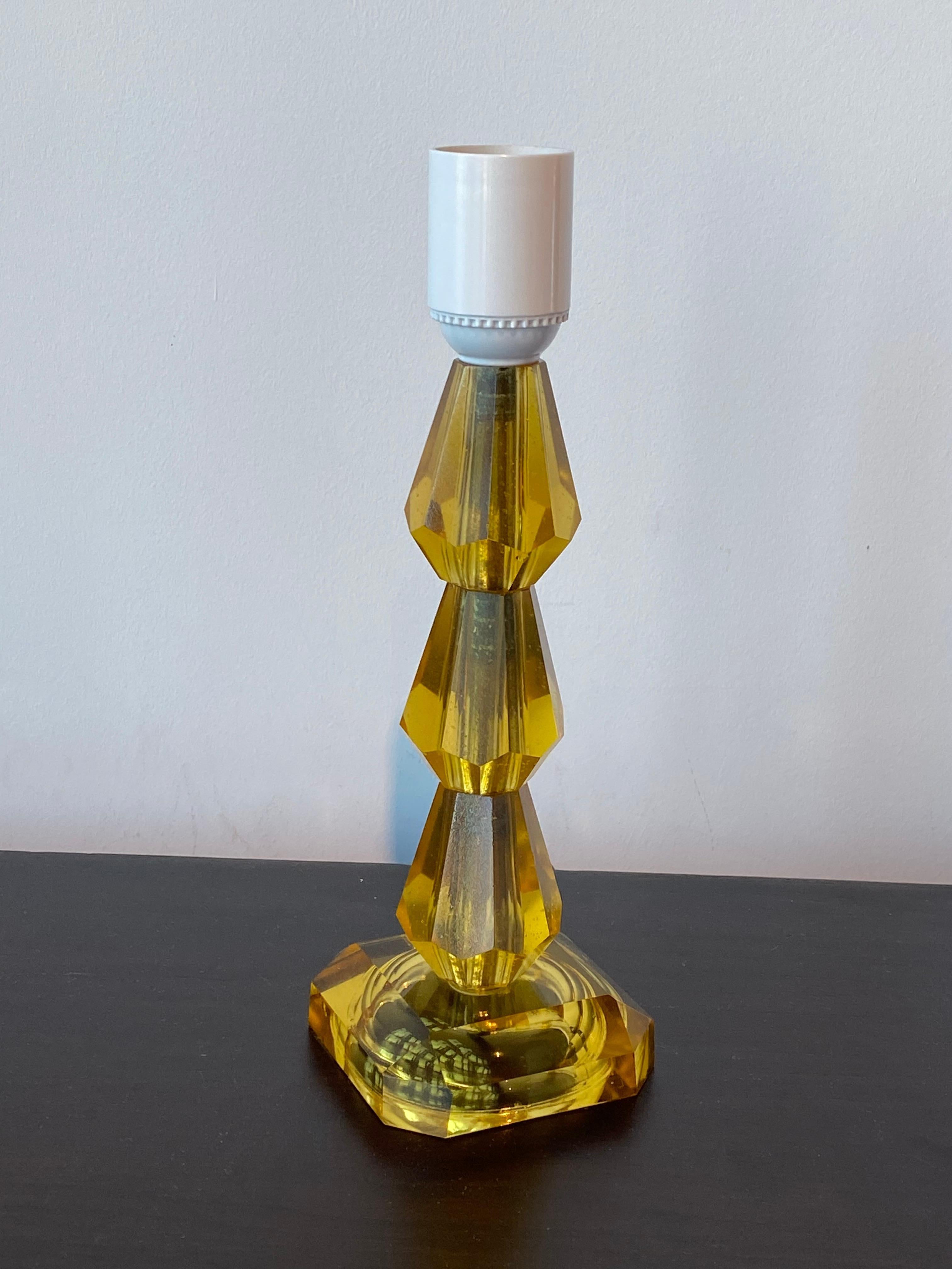 Swedish Designer, Table Lamp, Yellow Glass, Sweden, 1960s In Good Condition In High Point, NC