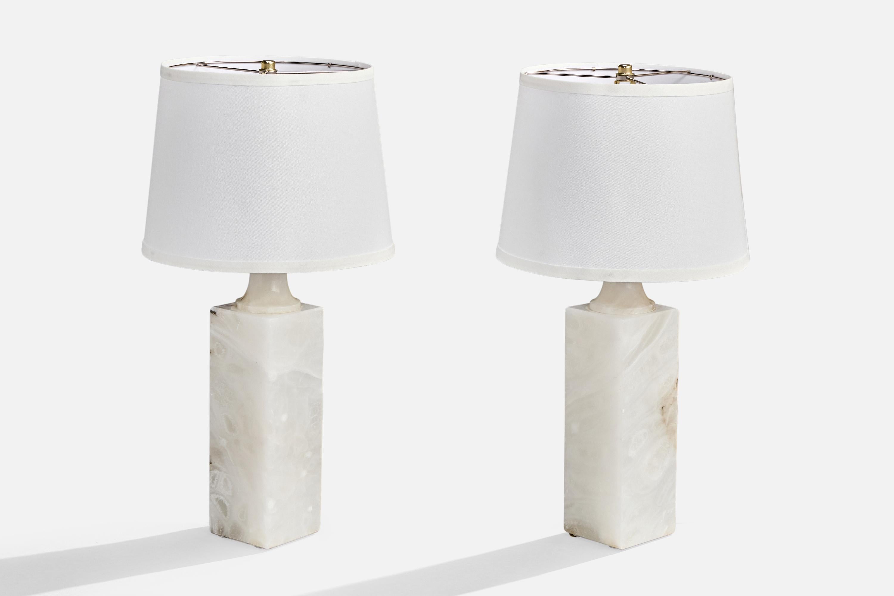 Schwedische Designerin, Tischlampen, Alabaster, Schweden, 1970er Jahre (Moderne der Mitte des Jahrhunderts)