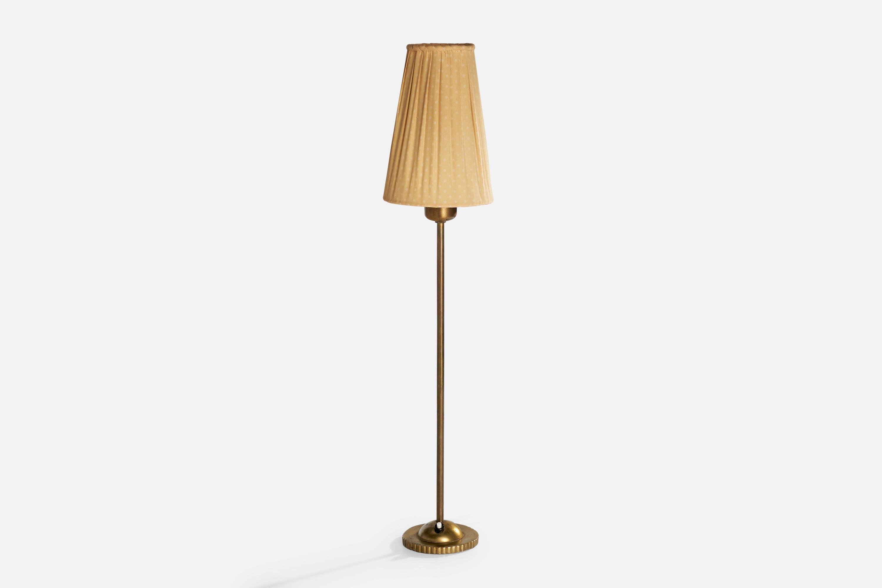 Designer suédois, Lampes de Table, Laiton, Tissu, Suède, Années 1940 Bon état - En vente à High Point, NC