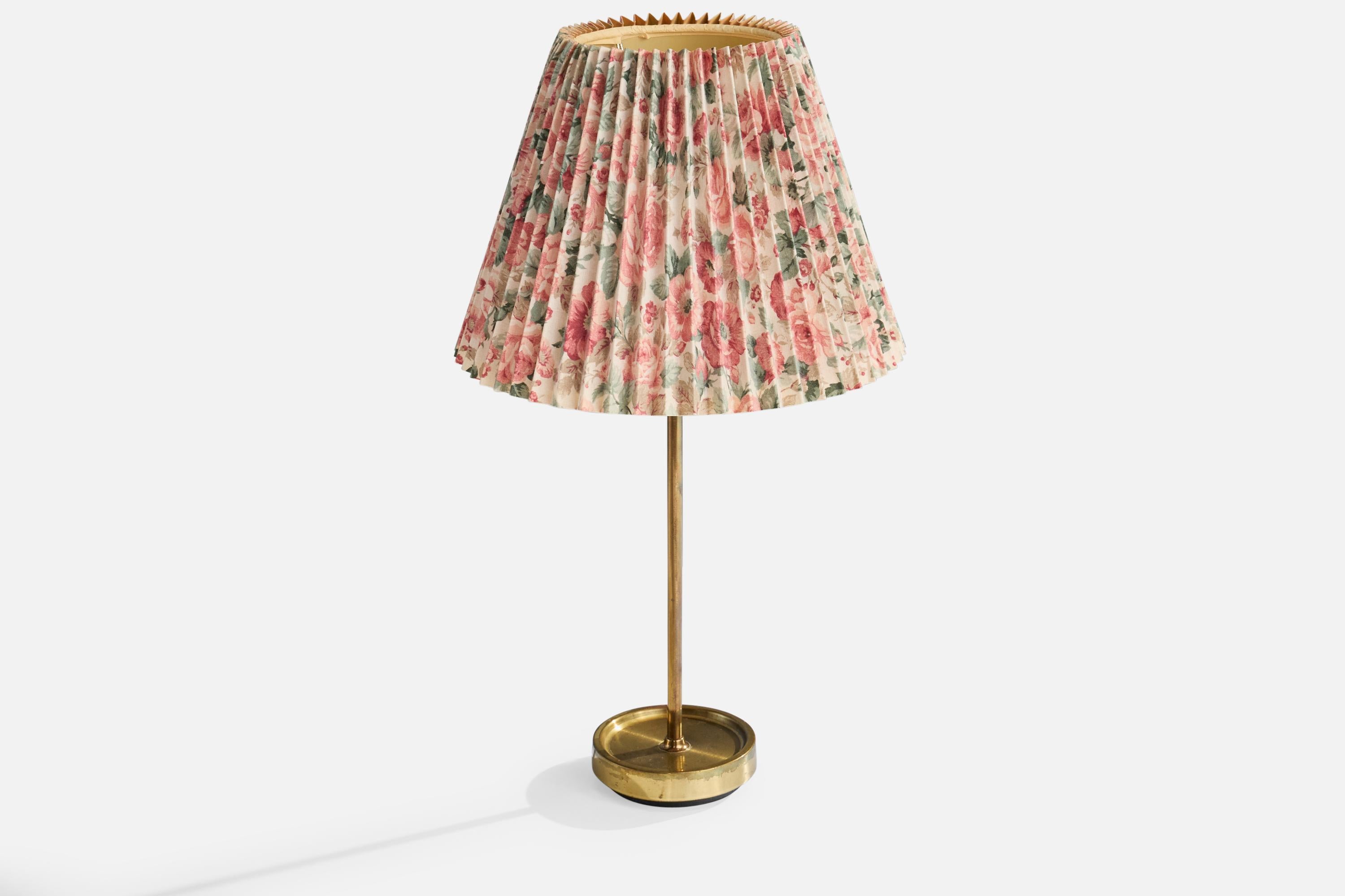 Swedish Designer, Table Lamps, Brass, Fabric, Sweden, 1950s In Good Condition For Sale In High Point, NC