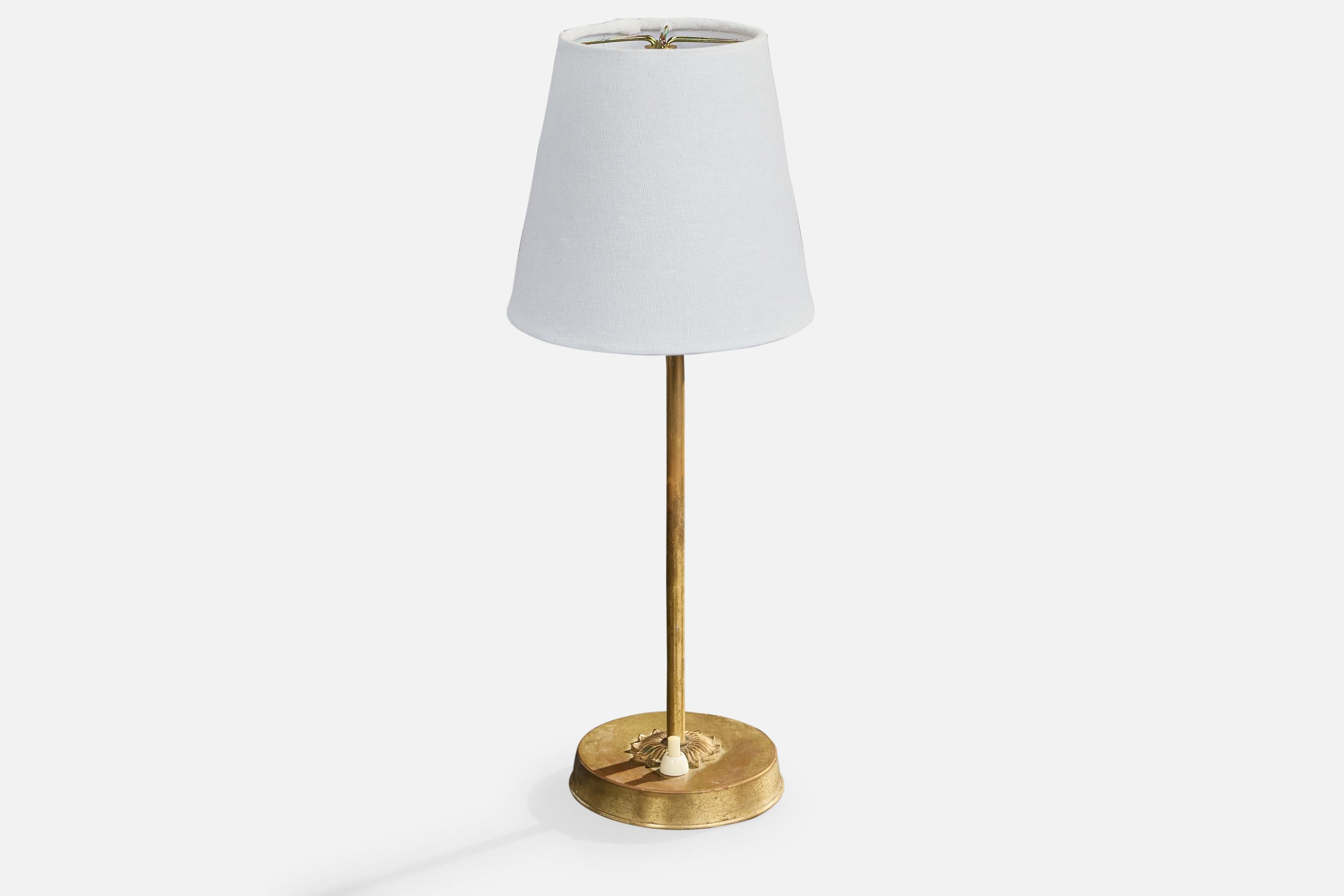 Suédois Designer suédois, lampes de table, laiton, tissu, Suède, années 1950 en vente
