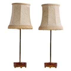 Designer suédois, lampes de table, laiton, verre, tissu, Suède, années 1950