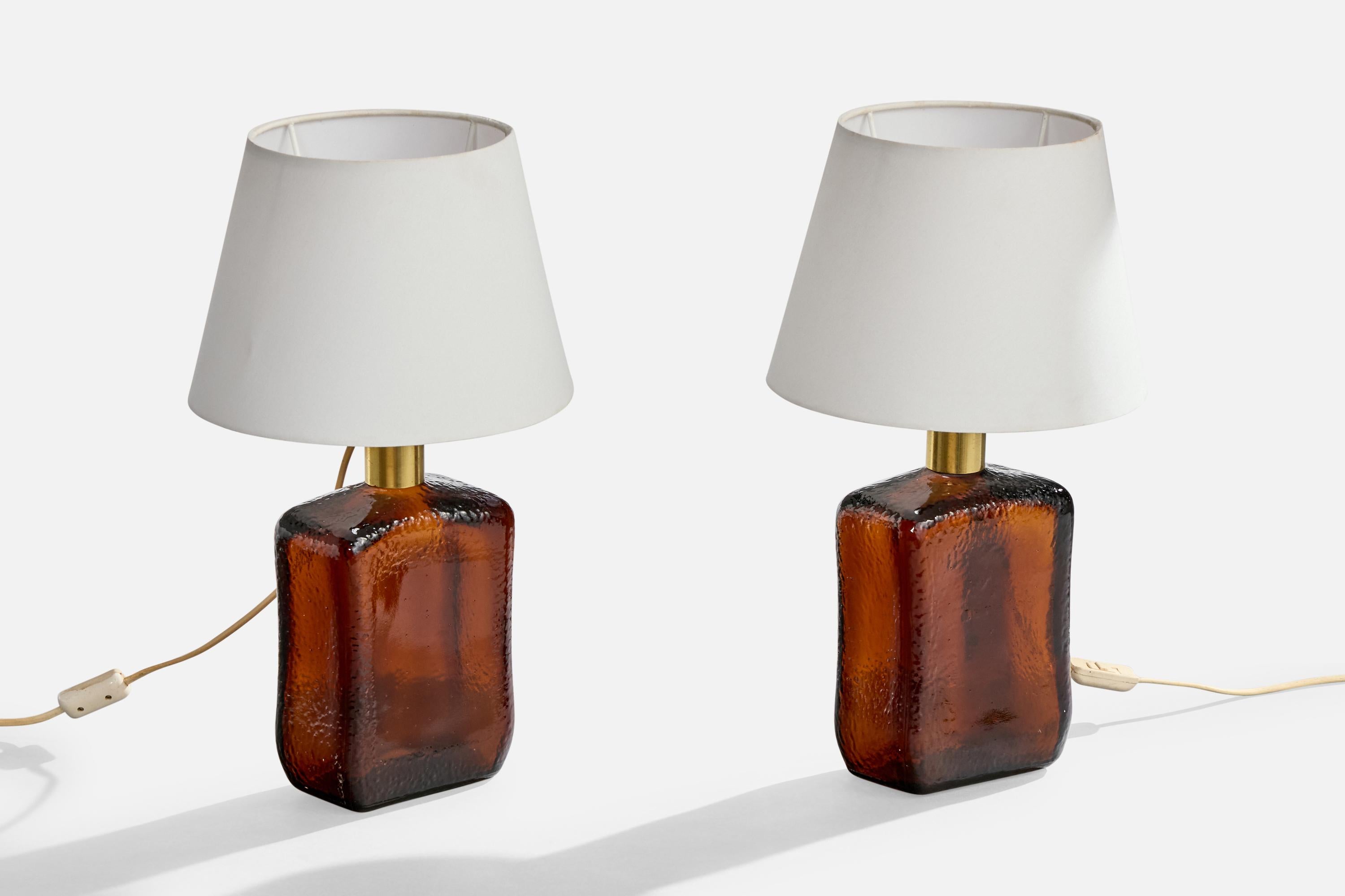 Mid-Century Modern Designer suédois, lampes de table, laiton, verre, Suède, années 1950 en vente