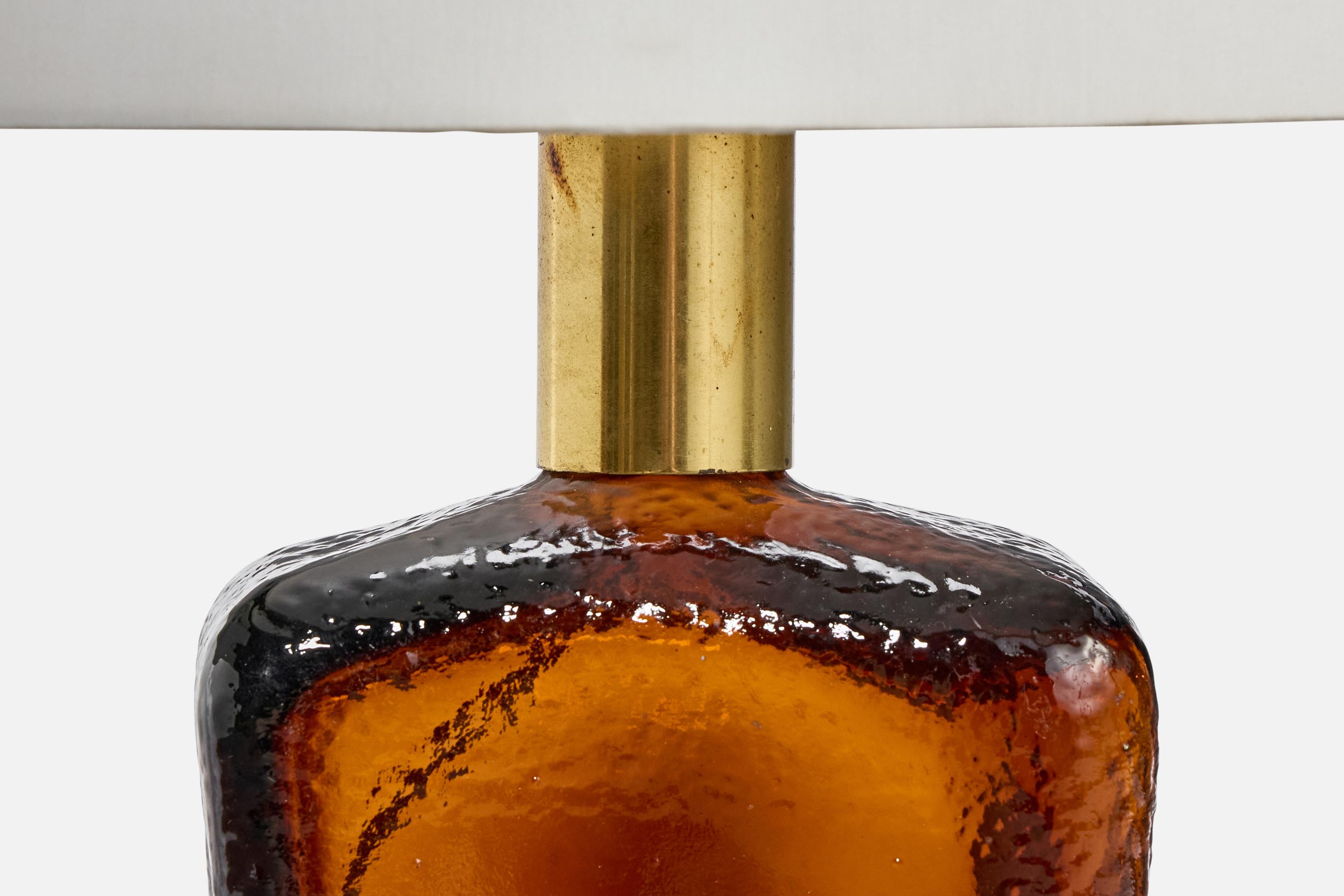 Milieu du XXe siècle Designer suédois, lampes de table, laiton, verre, Suède, années 1950 en vente