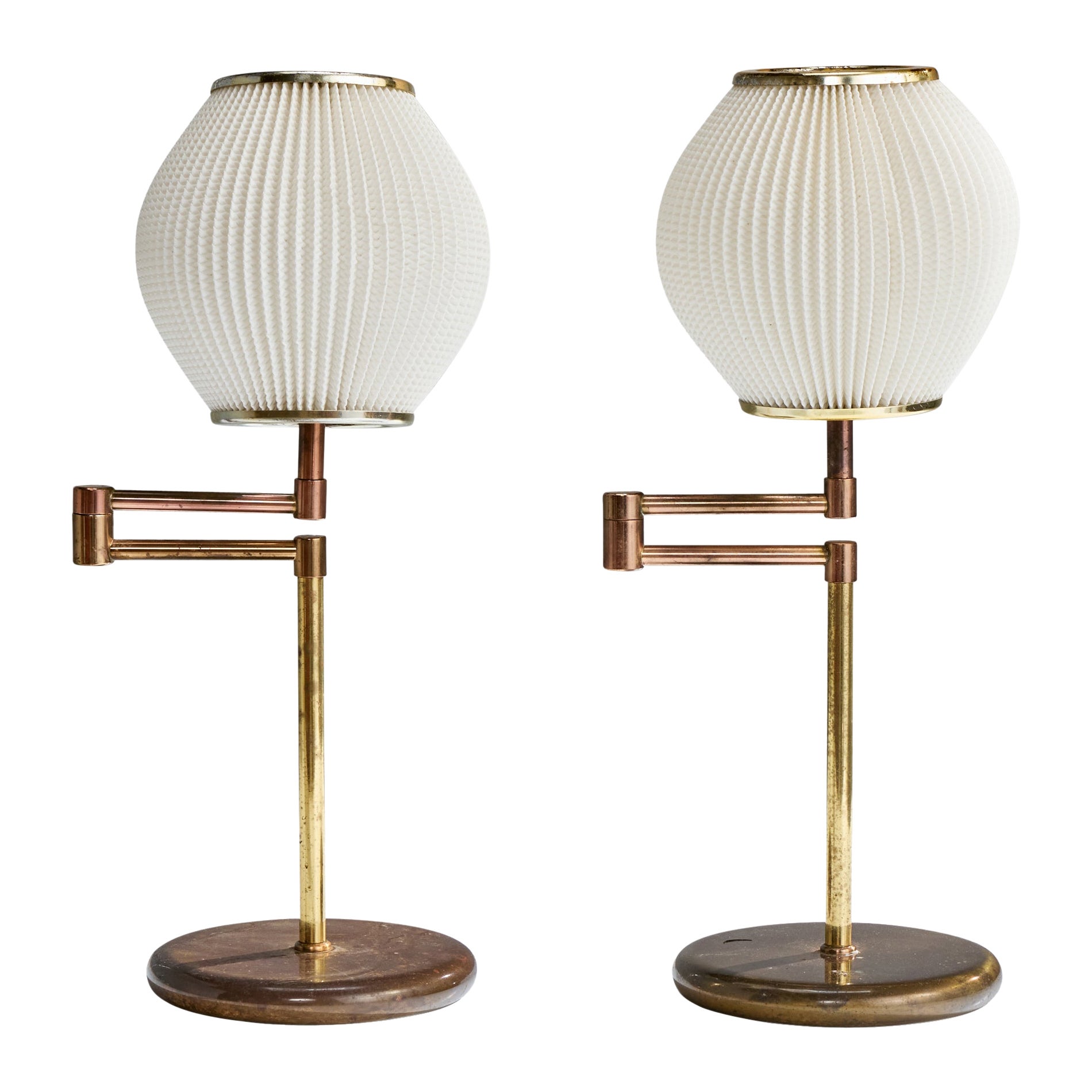 Designer svedese, lampade da tavolo, ottone, plastica, Svezia, anni '80 in vendita