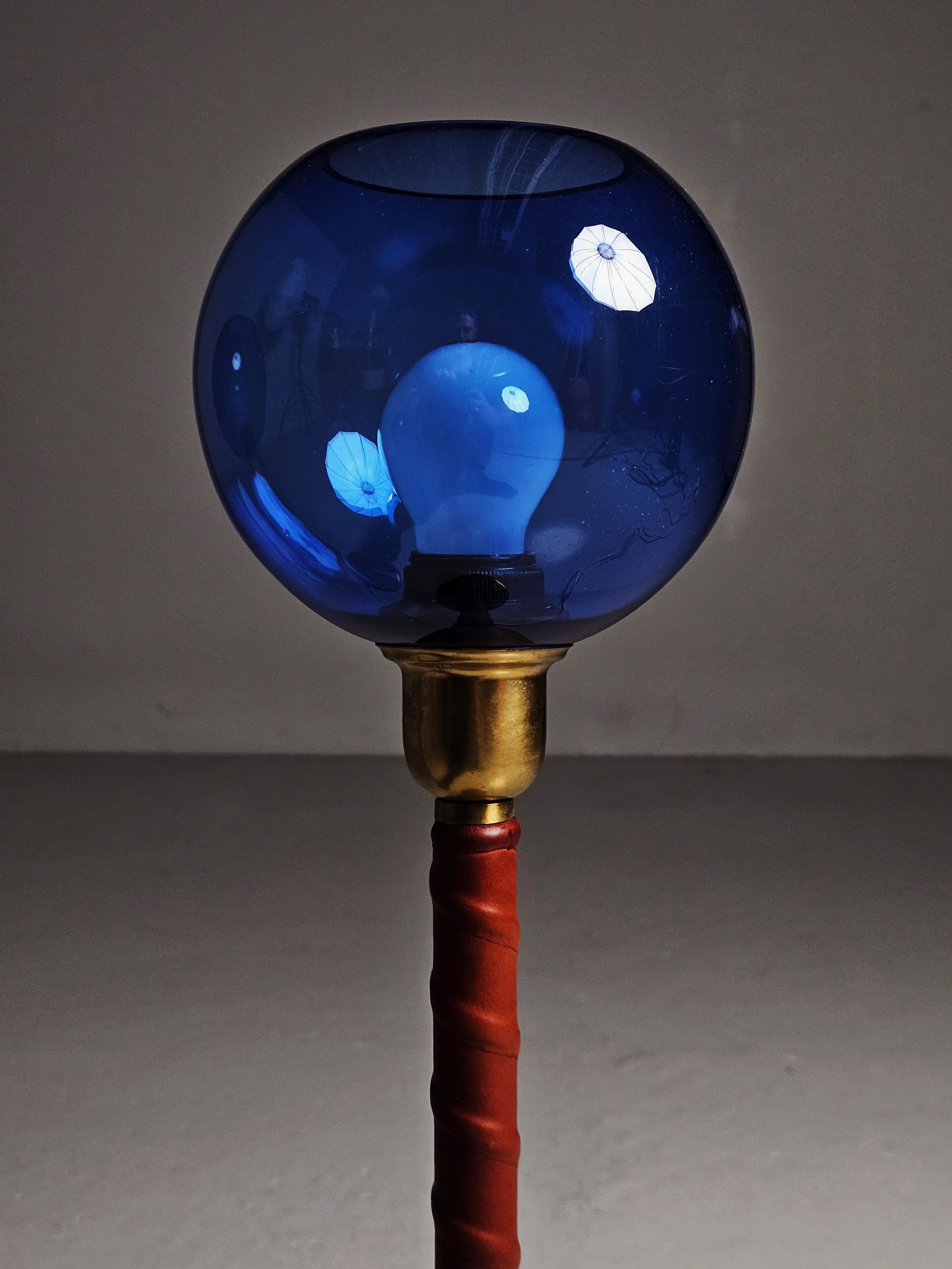 Swedish designer table lamps 'E1251' by ASEA, Sweden, 1950s For Sale 4