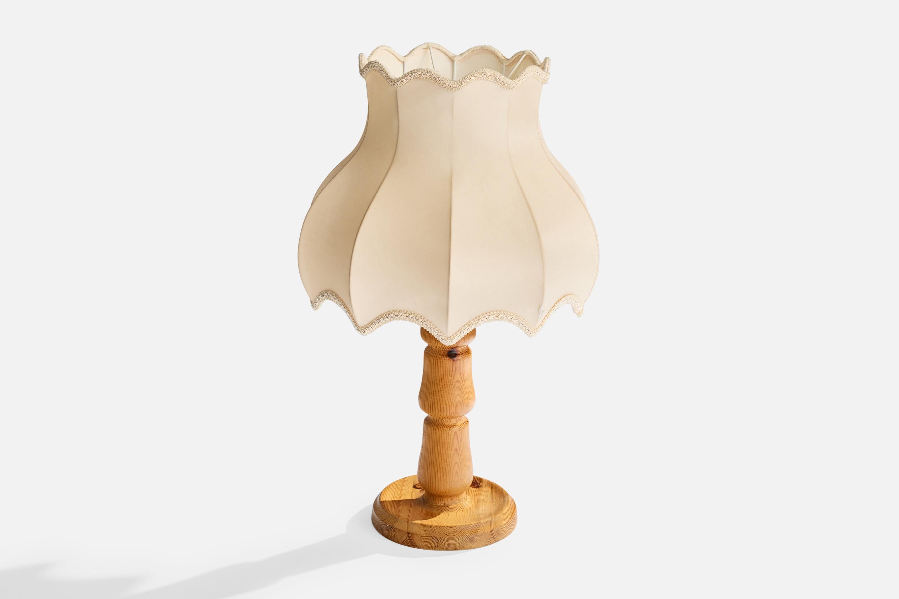 Swedish Designer, Table Lamps, Pine, Fabric, Sweden, 1970s In Good Condition For Sale In High Point, NC