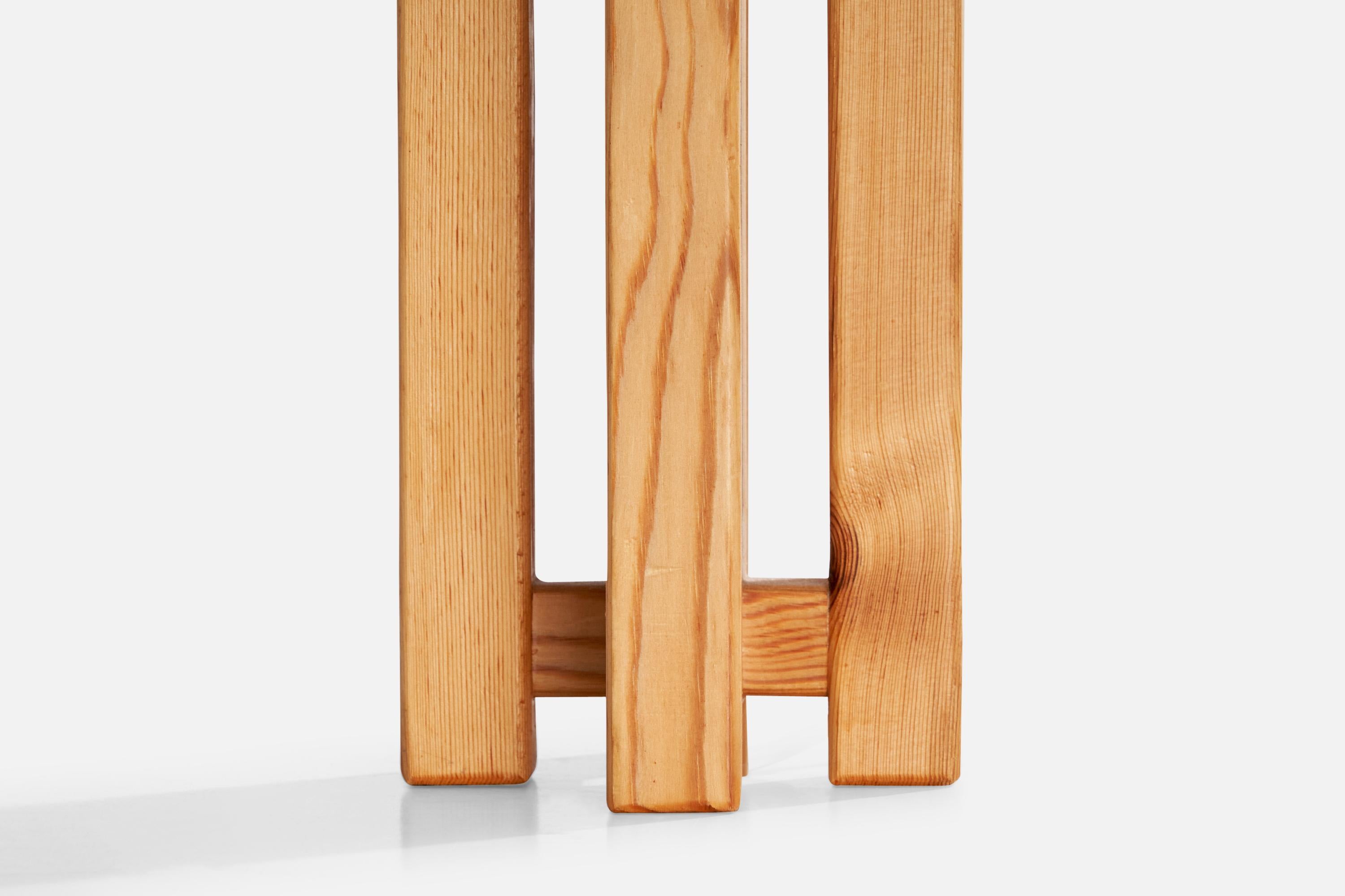 Tissu Designer suédois, lampes de table, pin, tissu, Suède, 1970 en vente