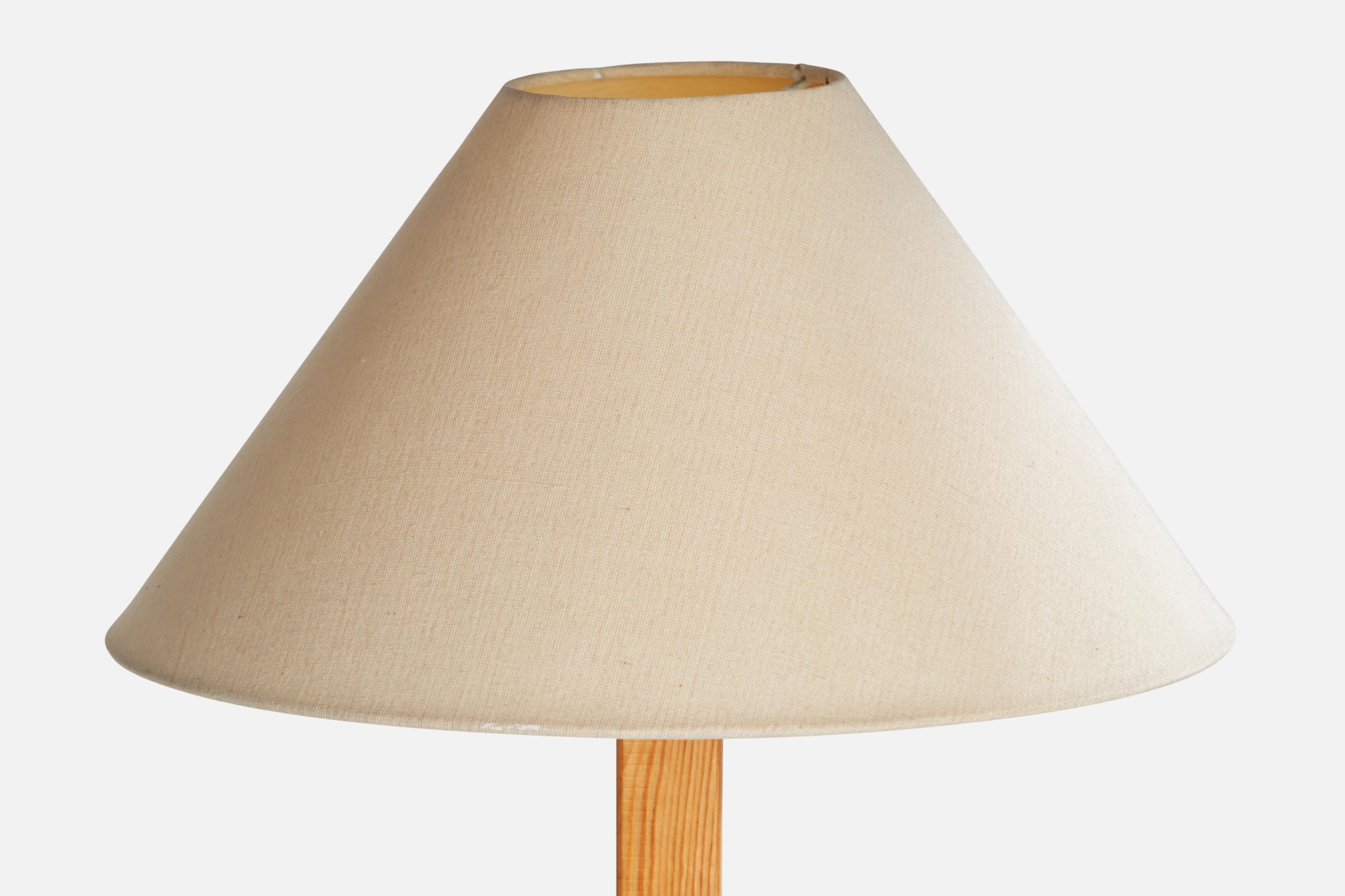 Designer suédois, lampes de table, pin, tissu, Suède, 1970 en vente 1