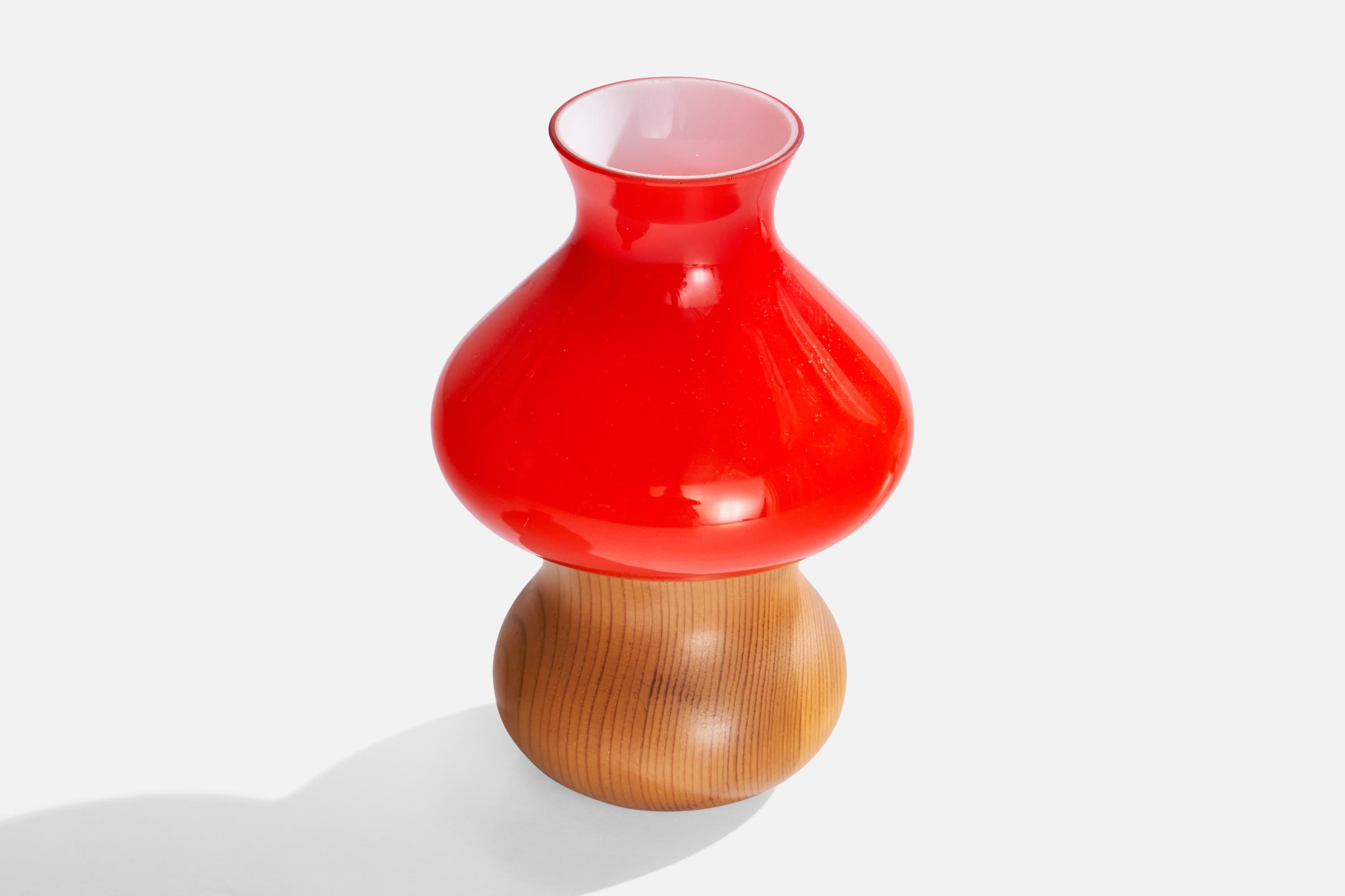 Diseñador sueco, lámparas de mesa, pino, cristal, Suecia, años 70 en Bueno estado para la venta en High Point, NC