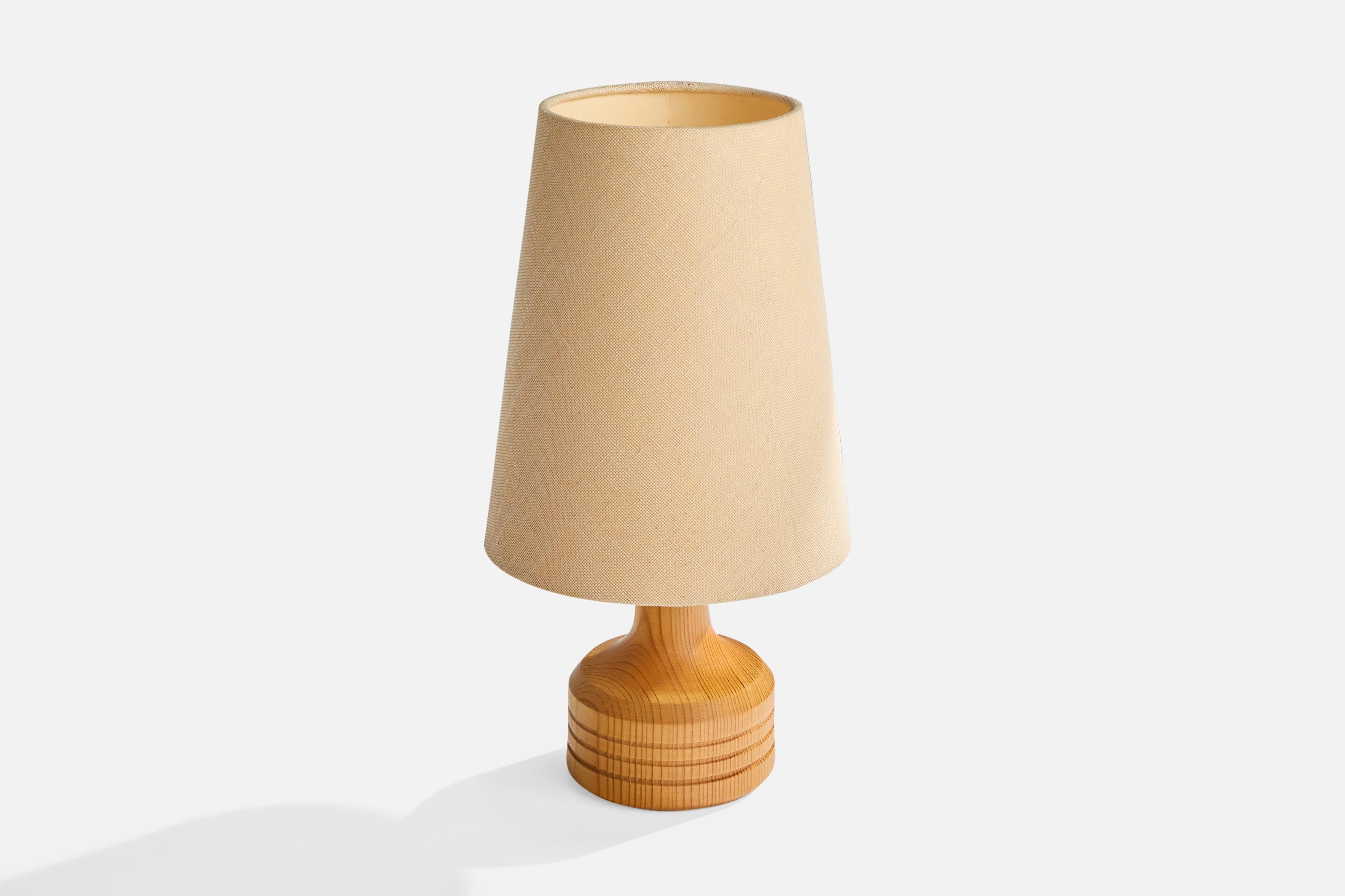 Swedish Designer, Table Lamps, Pine, Paper, Sweden, 1970s In Good Condition For Sale In High Point, NC