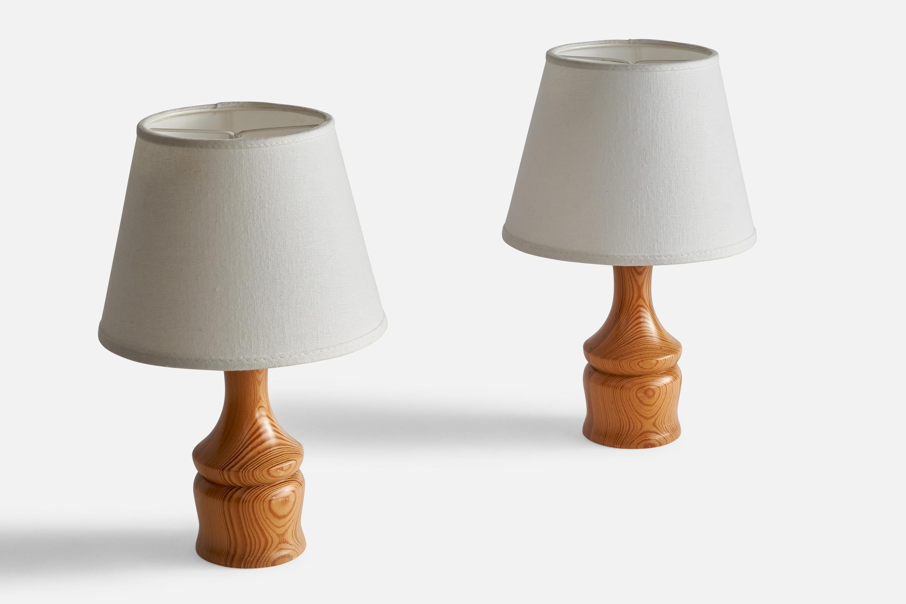 Scandinave moderne Créateur suédois, lampes de table, pin, Suède, années 1970 en vente