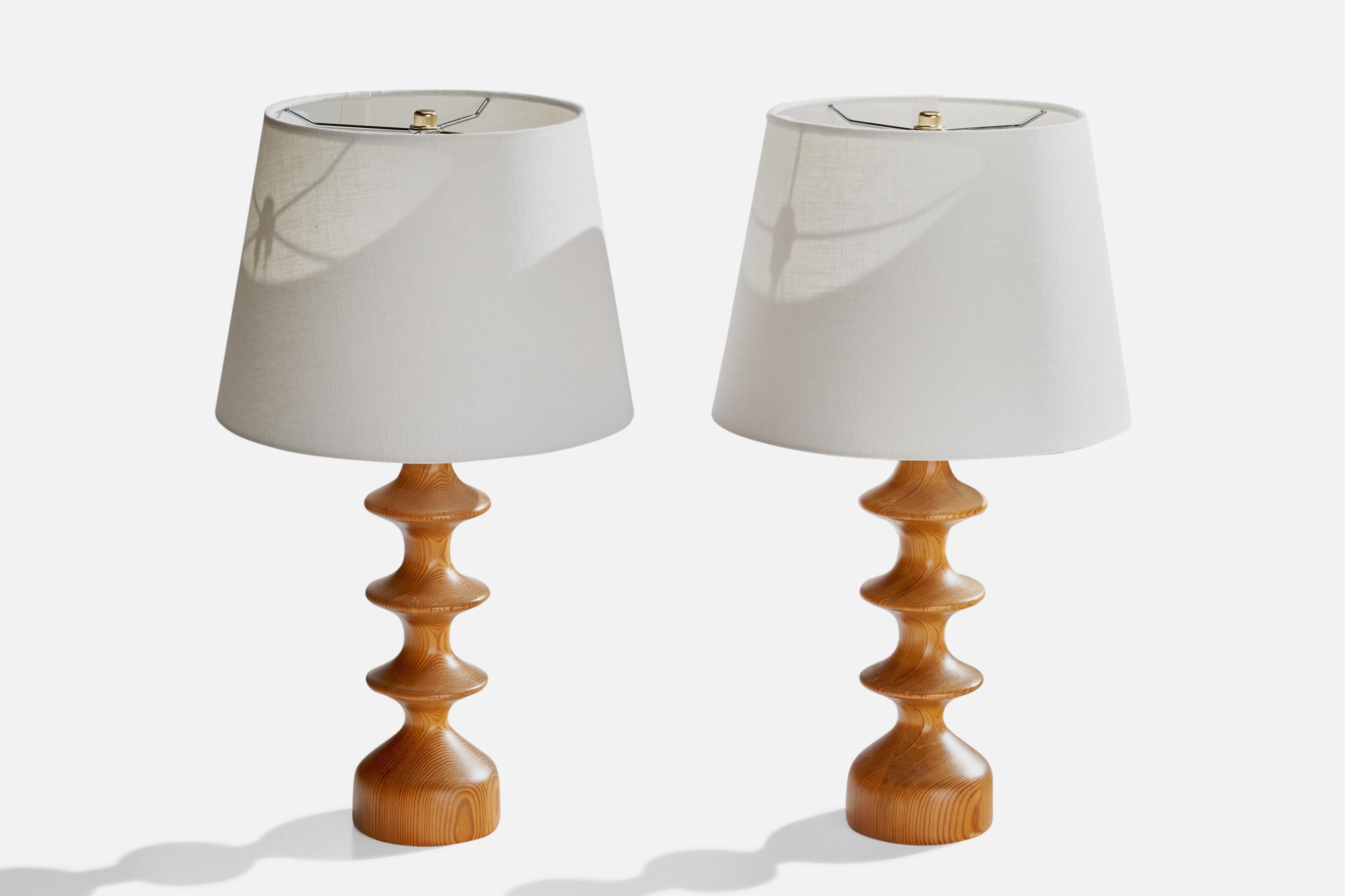 Swedish Designer, Table Lamps, Pine, Sweden, 1970s In Good Condition For Sale In High Point, NC