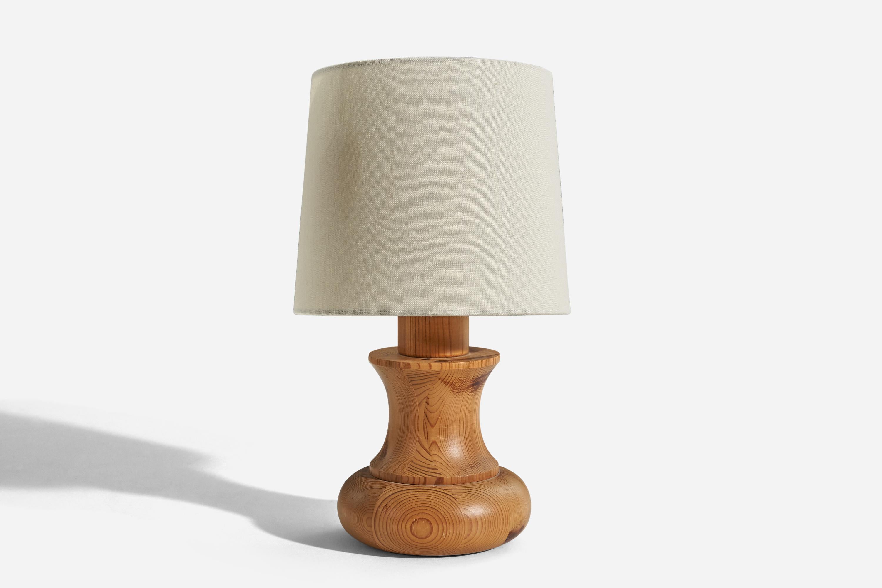 Swedish Designer, Table Lamps, Pine, Sweden, 1970s In Good Condition For Sale In High Point, NC