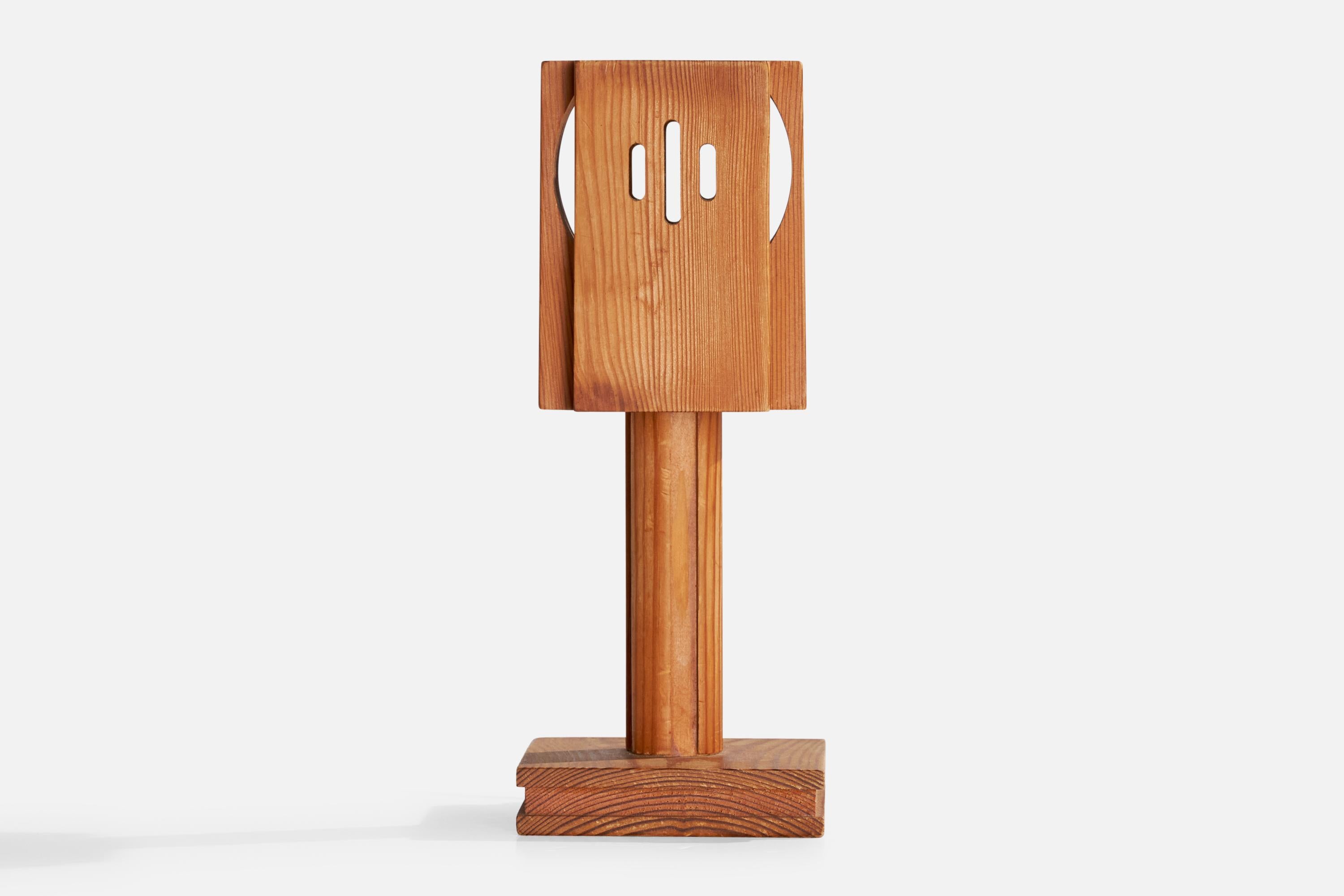 Créateur suédois, lampes de table, pin, Suède, années 1970 Bon état - En vente à High Point, NC