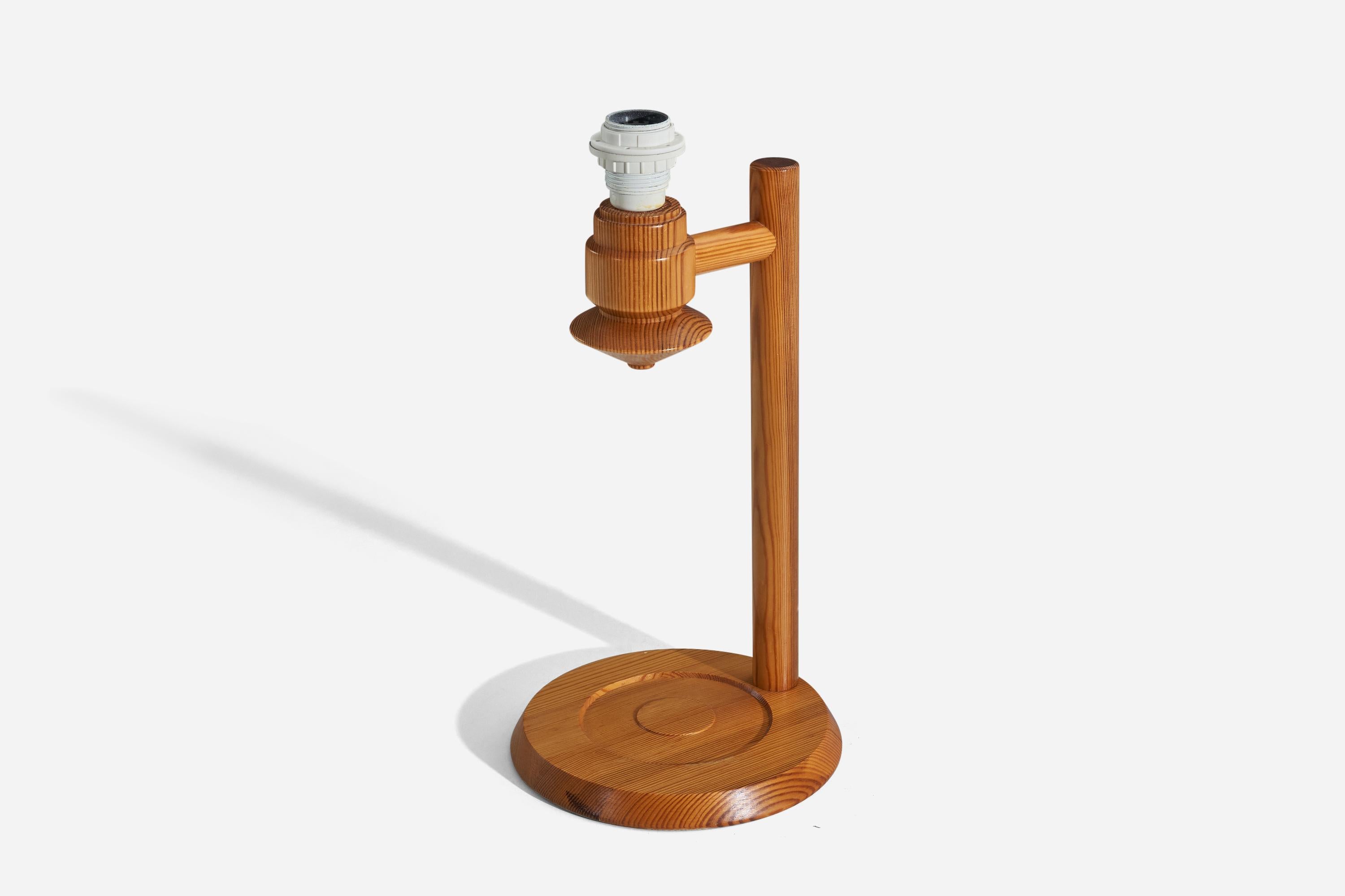 Suédois Créateur suédois, lampes de table, pin, Suède, années 1970 en vente