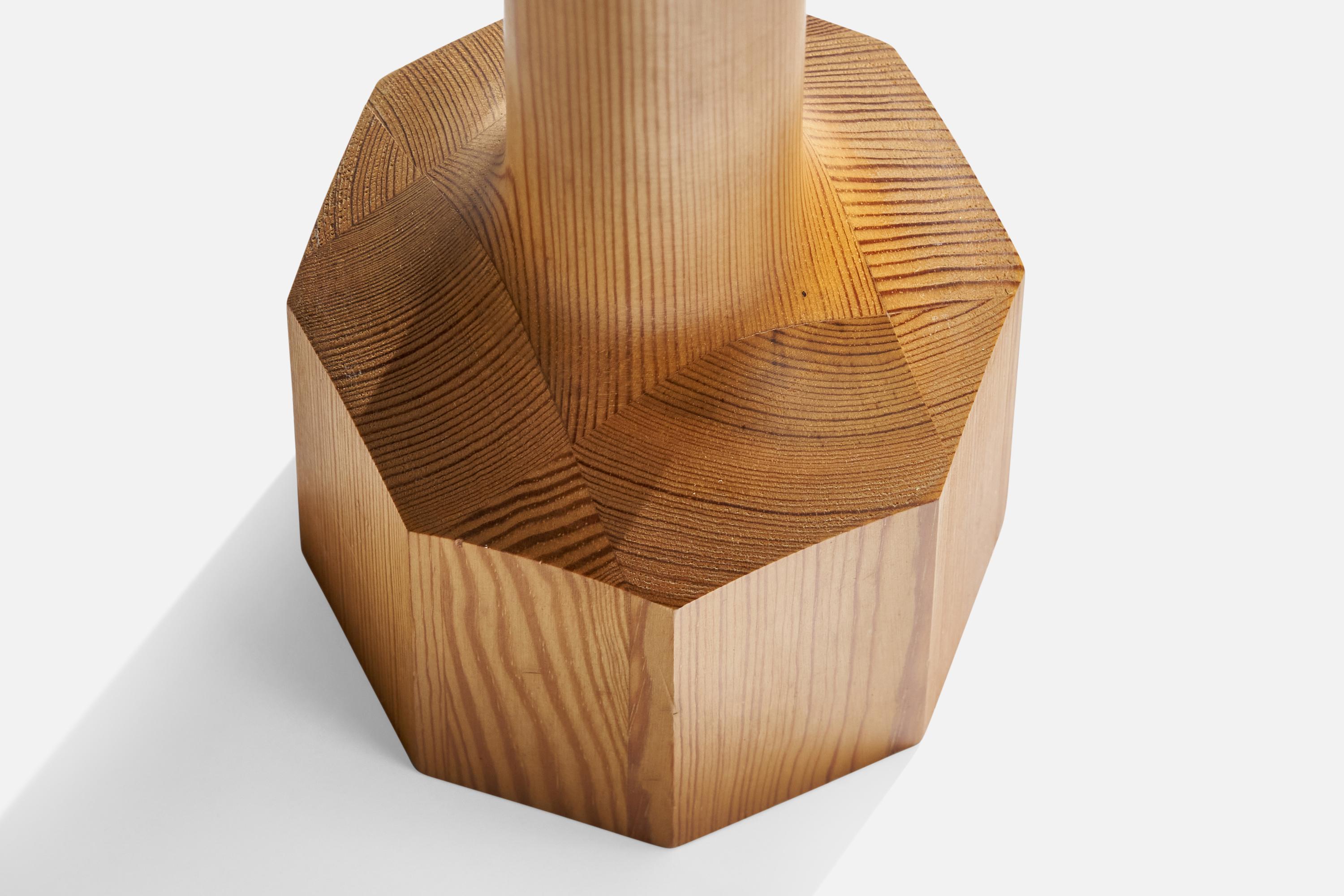 Schwedische Designerin, Tischlampen, Kiefernholz, Schweden, 1970er Jahre im Angebot 1