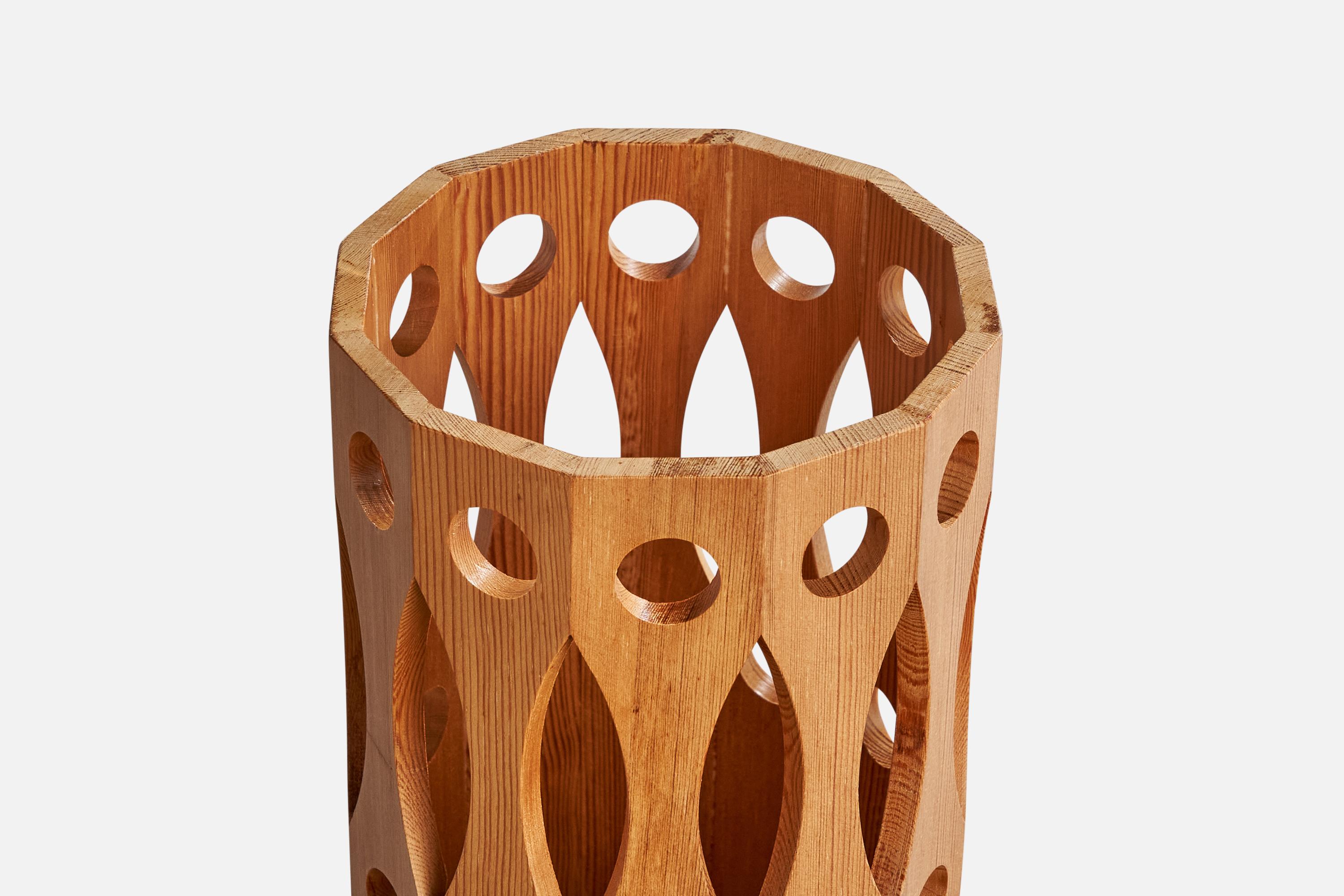 Fin du 20e siècle Créateur suédois, lampes de table, pin, Suède, années 1970 en vente