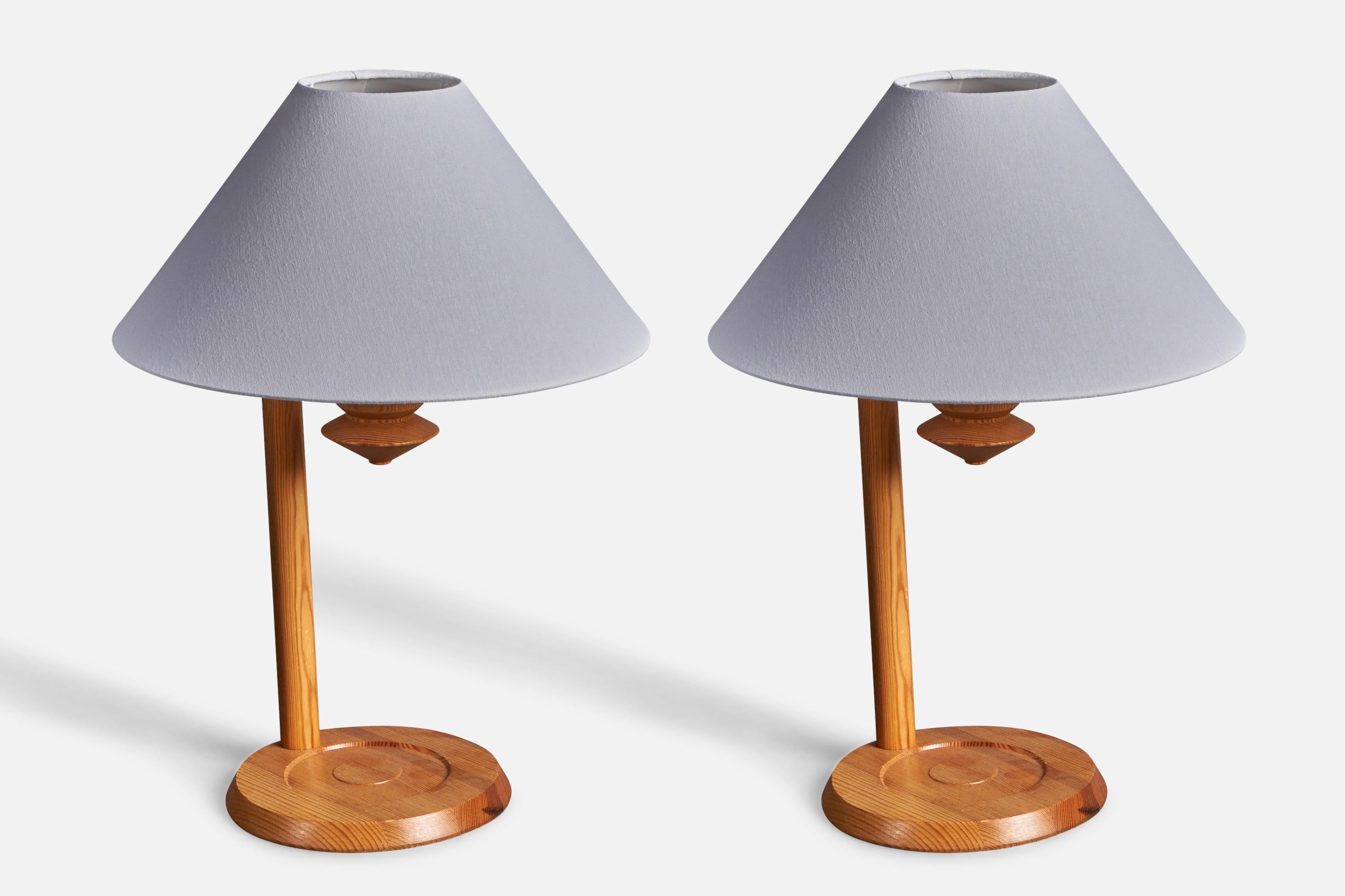 Fin du 20e siècle Créateur suédois, lampes de table, pin, Suède, années 1970 en vente